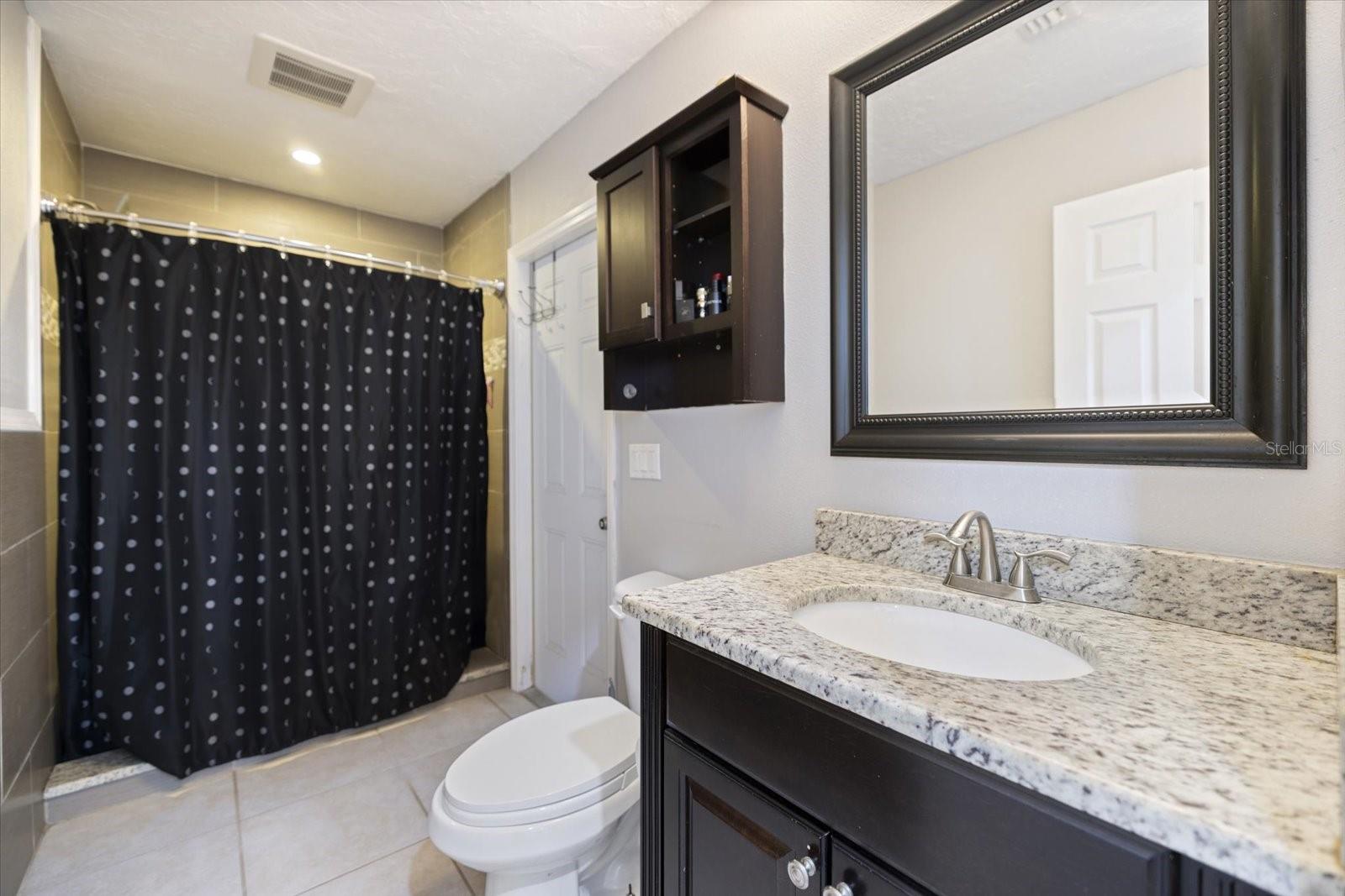 BATHROOM 2 - 1627 DEL MONTE CT, VENICE