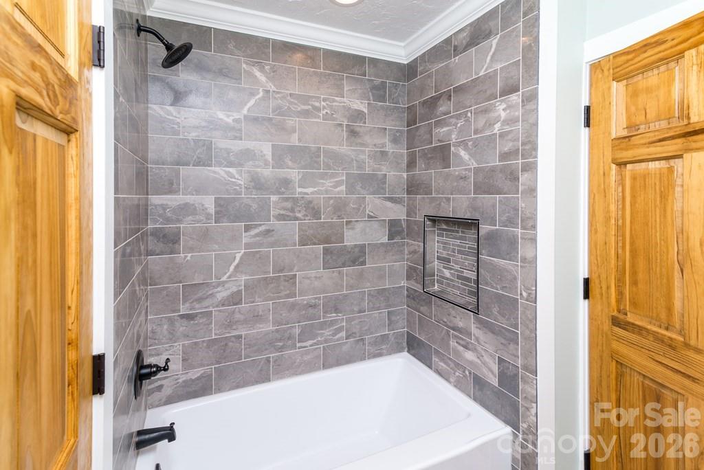 Upstairs Bath - 175 Trinity Drive, Sylva