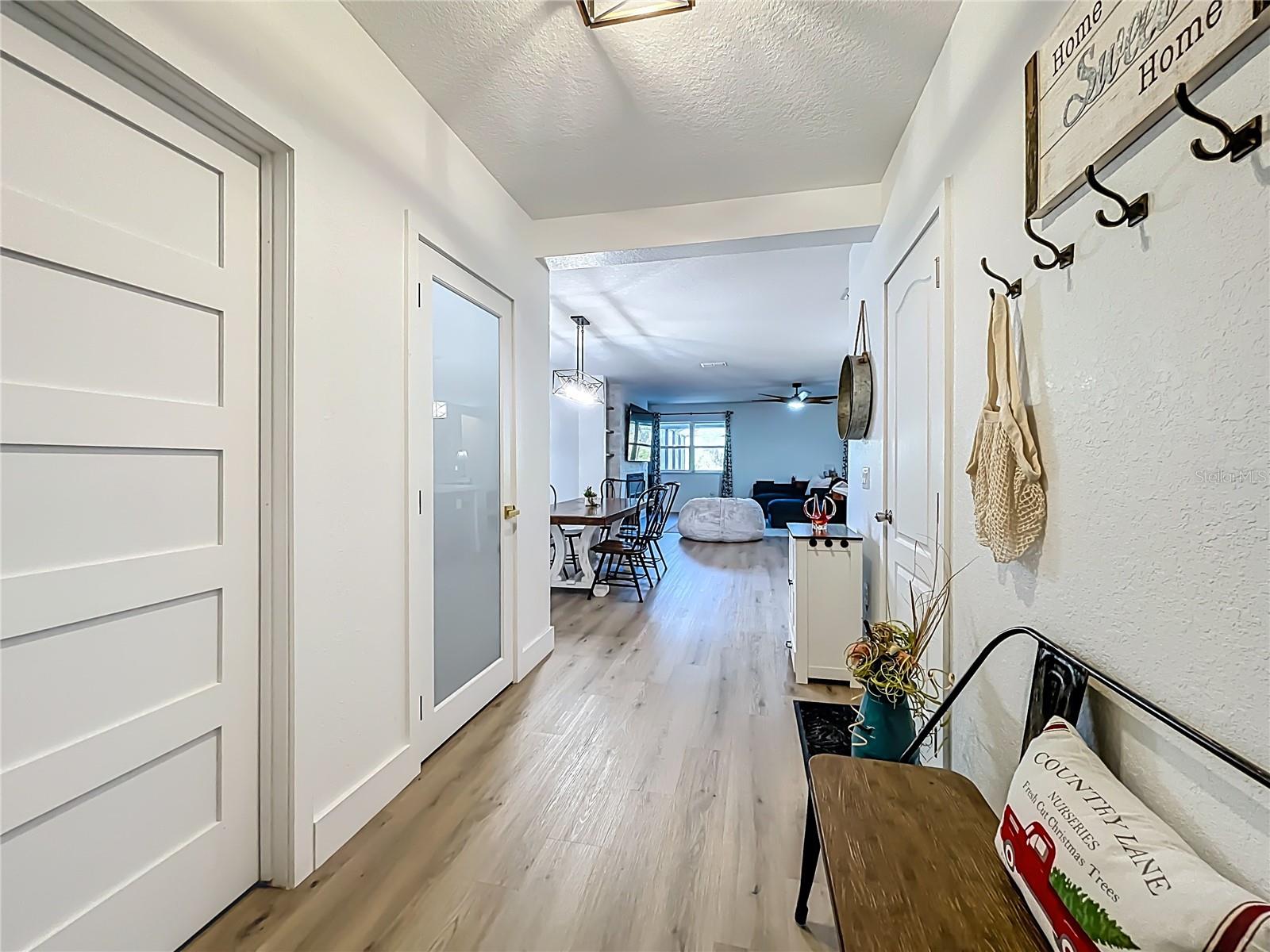 Foyer - 9219 CANNA ST, PORT CHARLOTTE