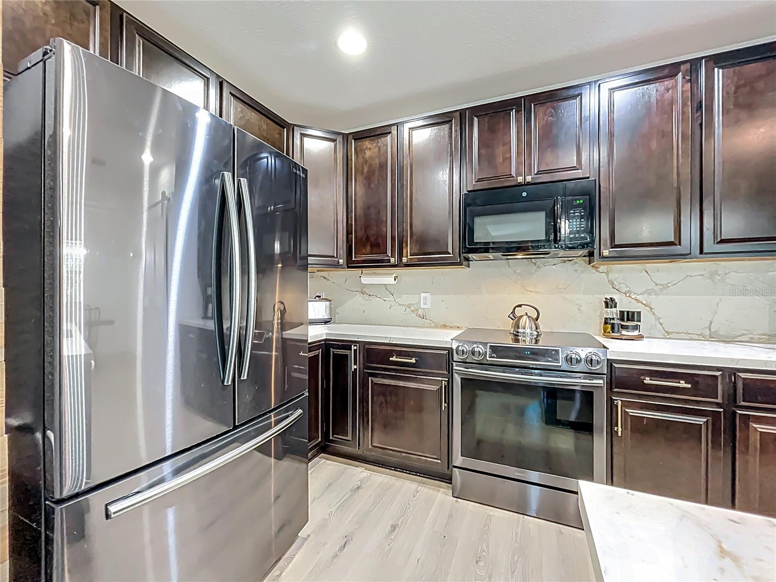 Kitchen - 9219 CANNA ST, PORT CHARLOTTE