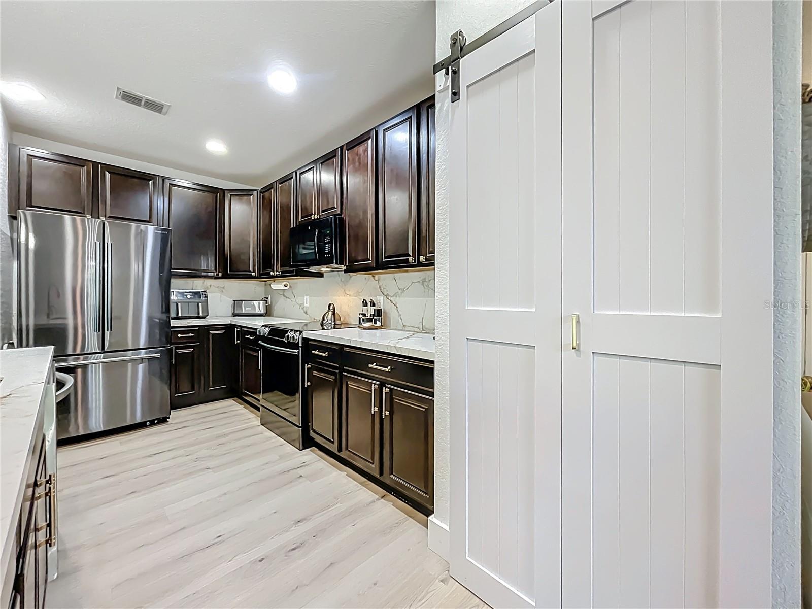 Kitchen - 9219 CANNA ST, PORT CHARLOTTE