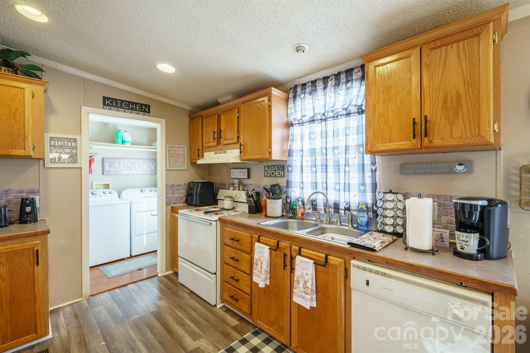 Single Family Residence at 1049 Ramsey Street, Stanley, photo 14 of 29