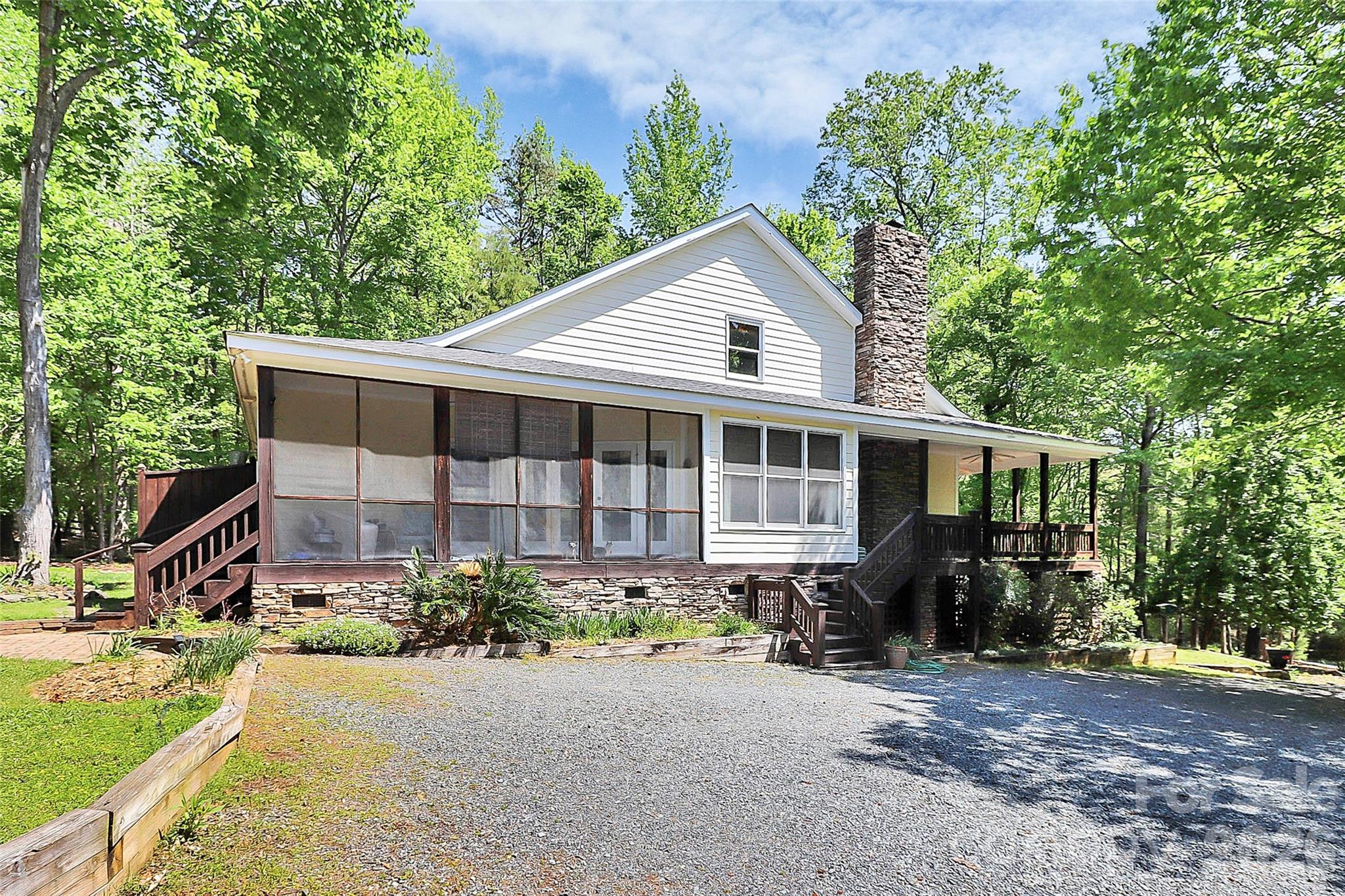 Single Family Residence at 729 Lochaven Road, Waxhaw, photo 2 of 33