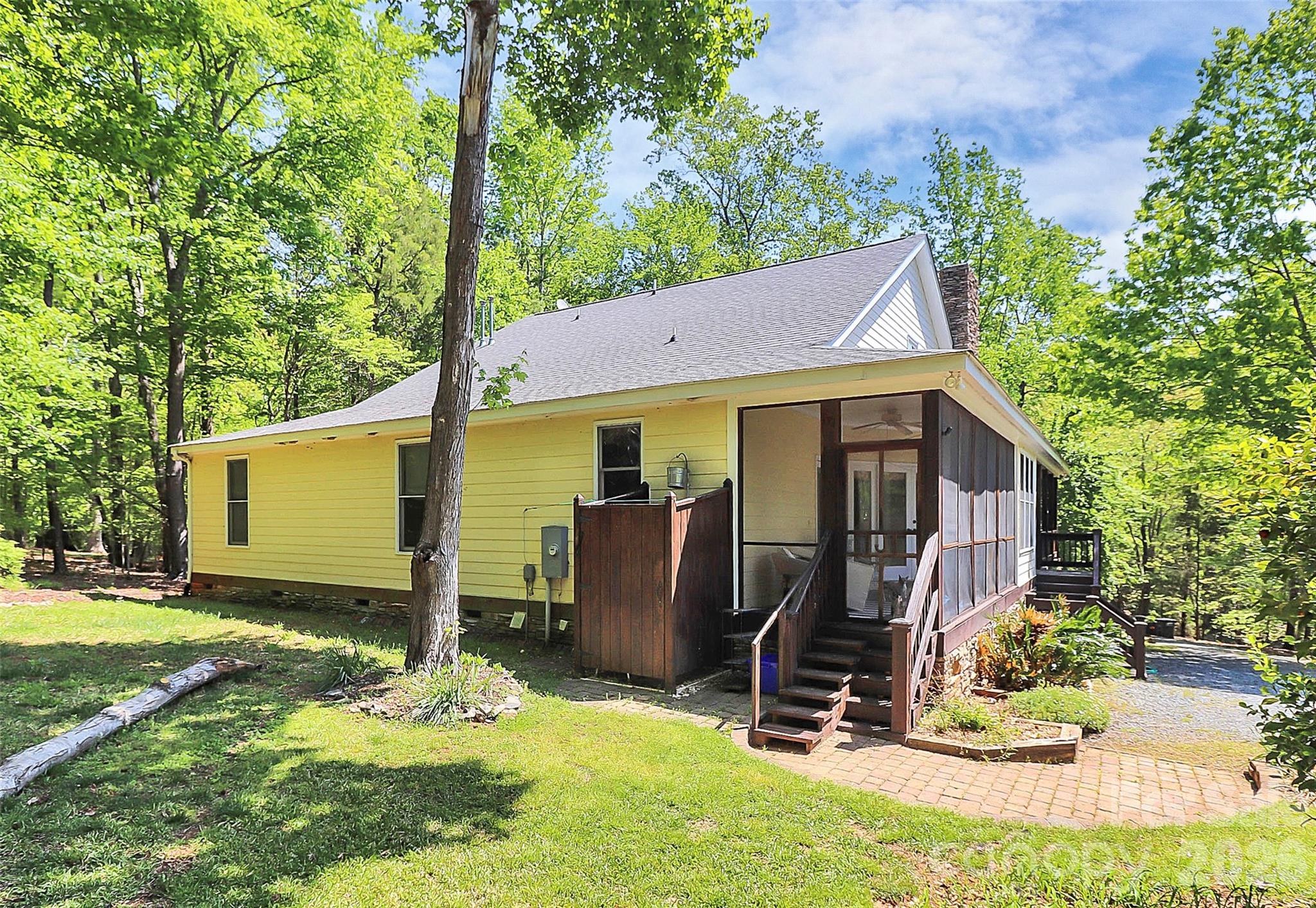 Single Family Residence at 729 Lochaven Road, Waxhaw, photo 3 of 33