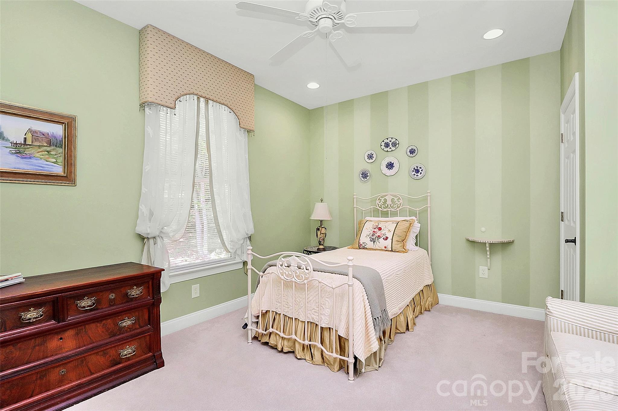 Single Family Residence at 729 Lochaven Road, Waxhaw, photo 19 of 33
