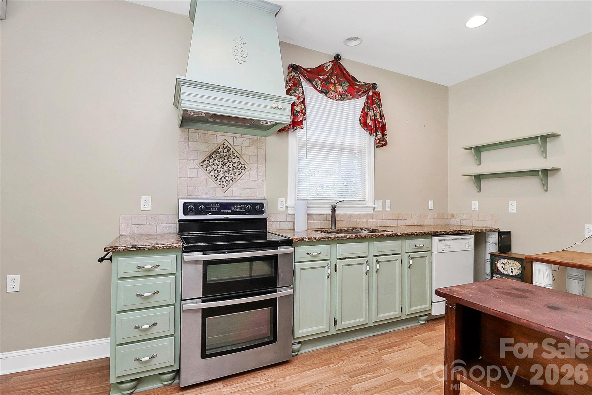 Single Family Residence at 729 Lochaven Road, Waxhaw, photo 30 of 33