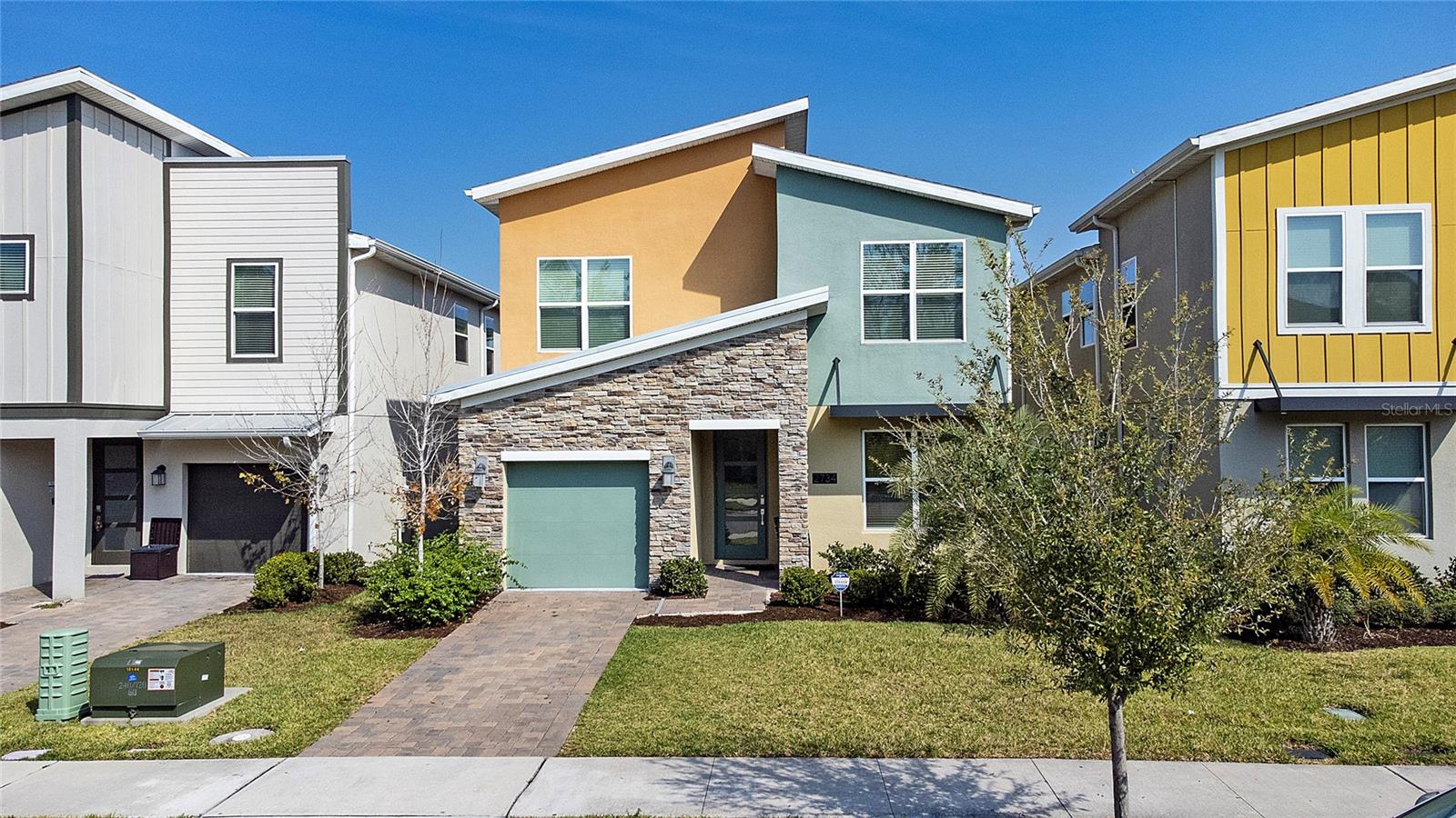 2734 BOOKMARK DR