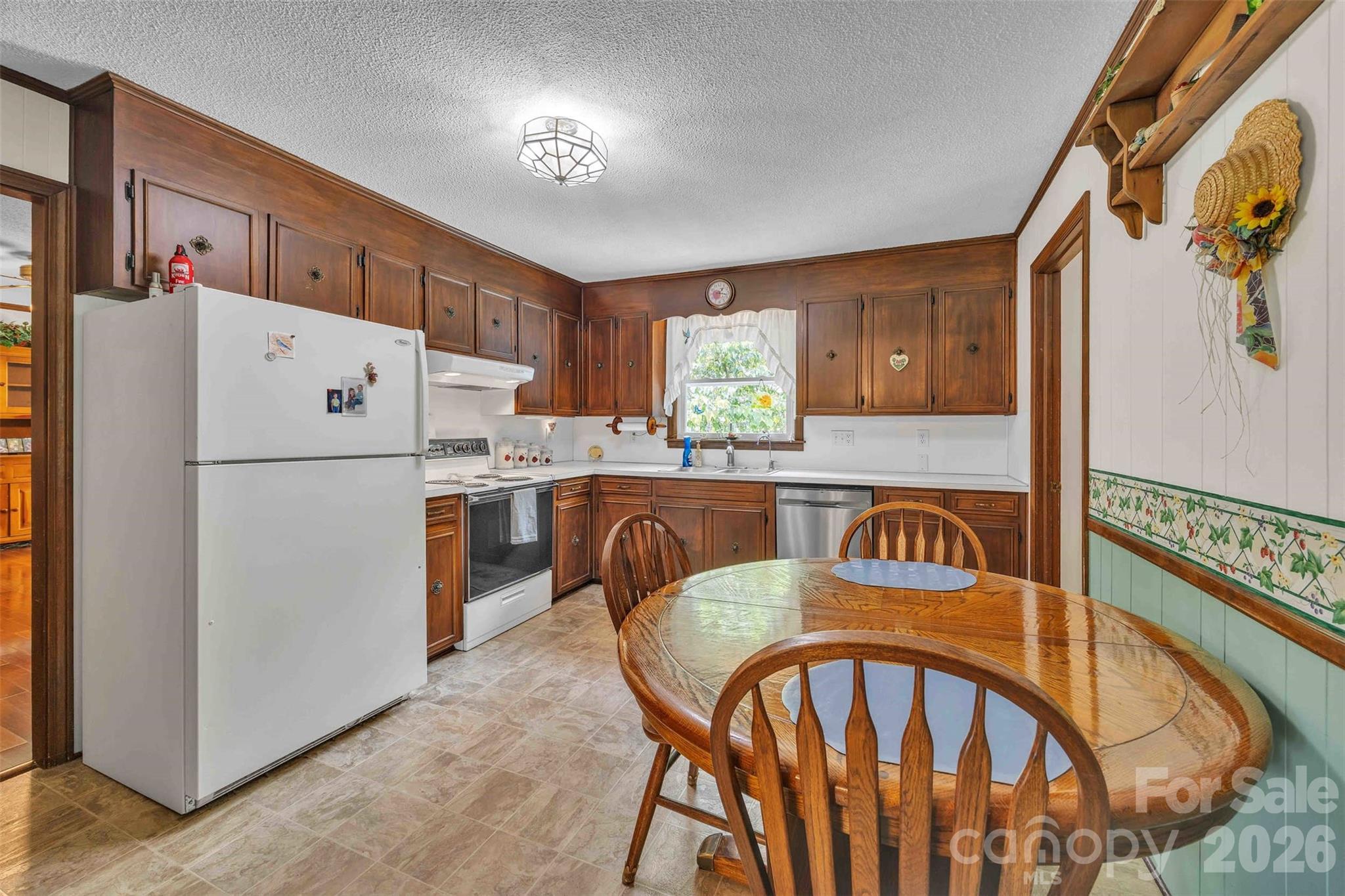 Single Family Residence at 137 Proust Road, Statesville, photo 11 of 47