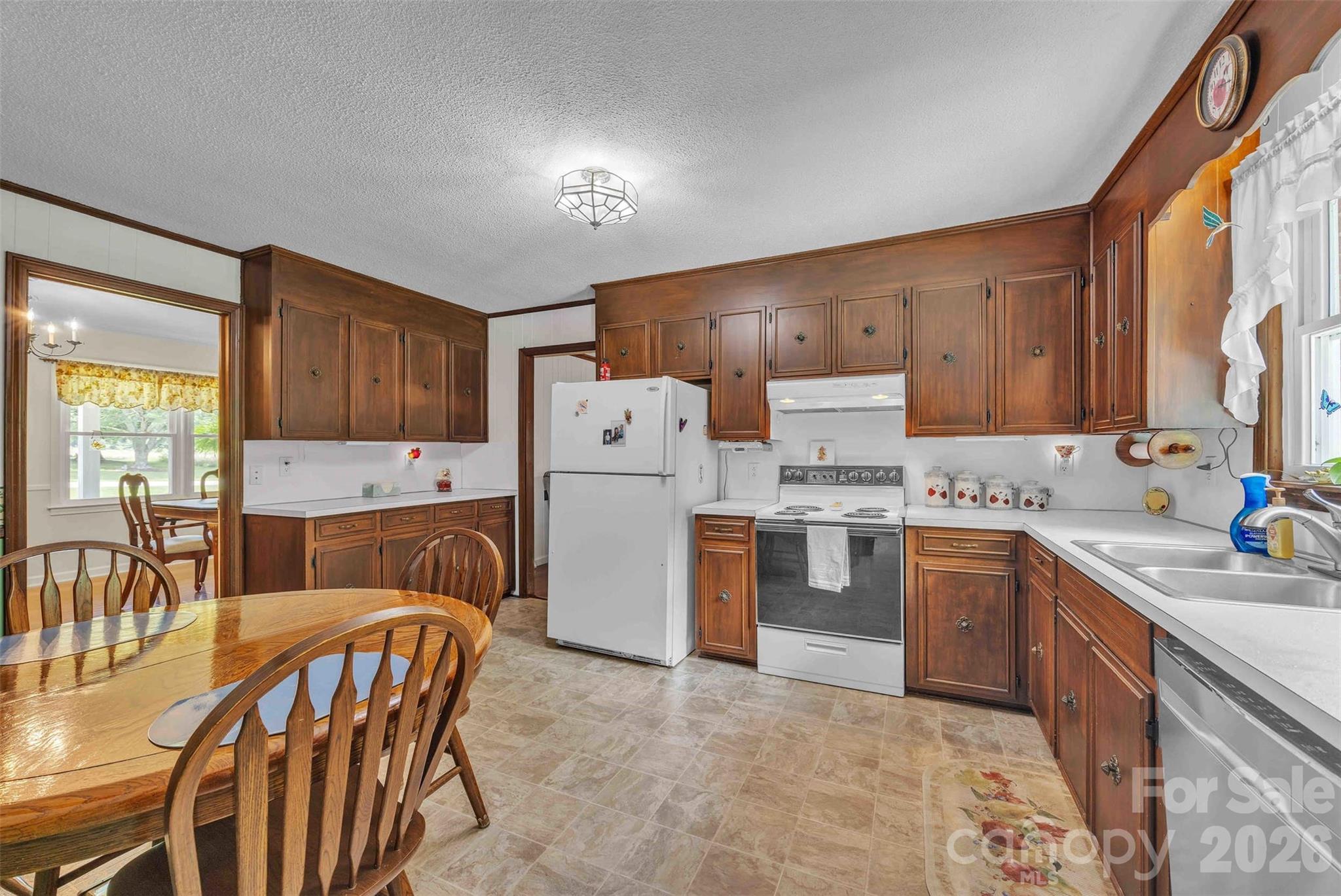 Single Family Residence at 137 Proust Road, Statesville, photo 13 of 47