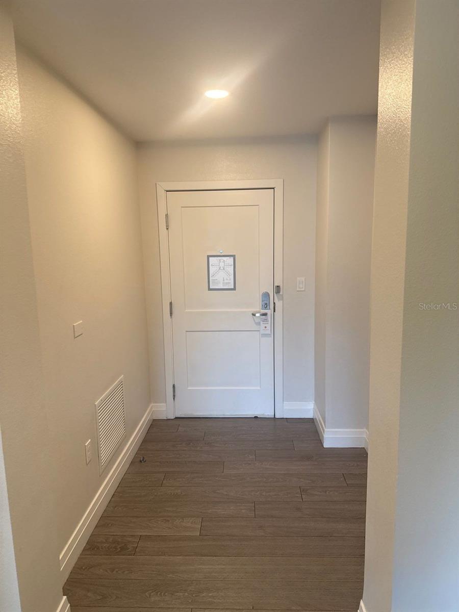 Unit Entry Foyer - 14501 GROVE RESORT AVE #2604, WINTER GARDEN