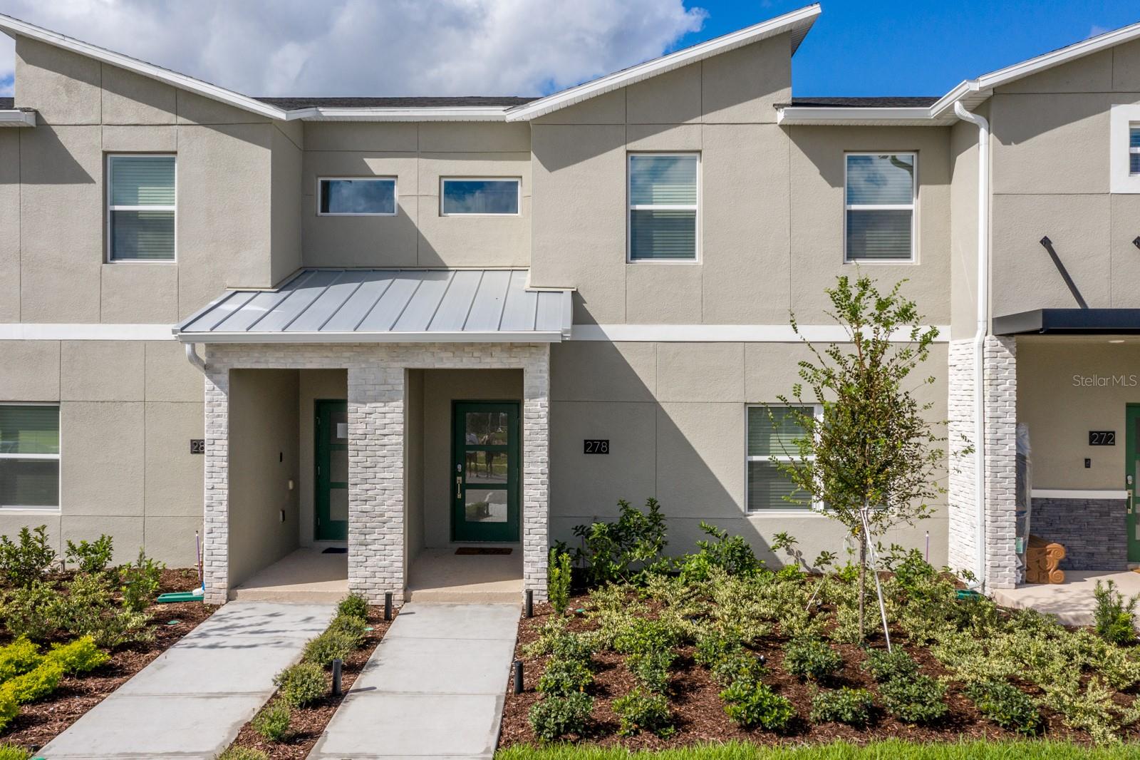 278 OCEAN COURSE AVE