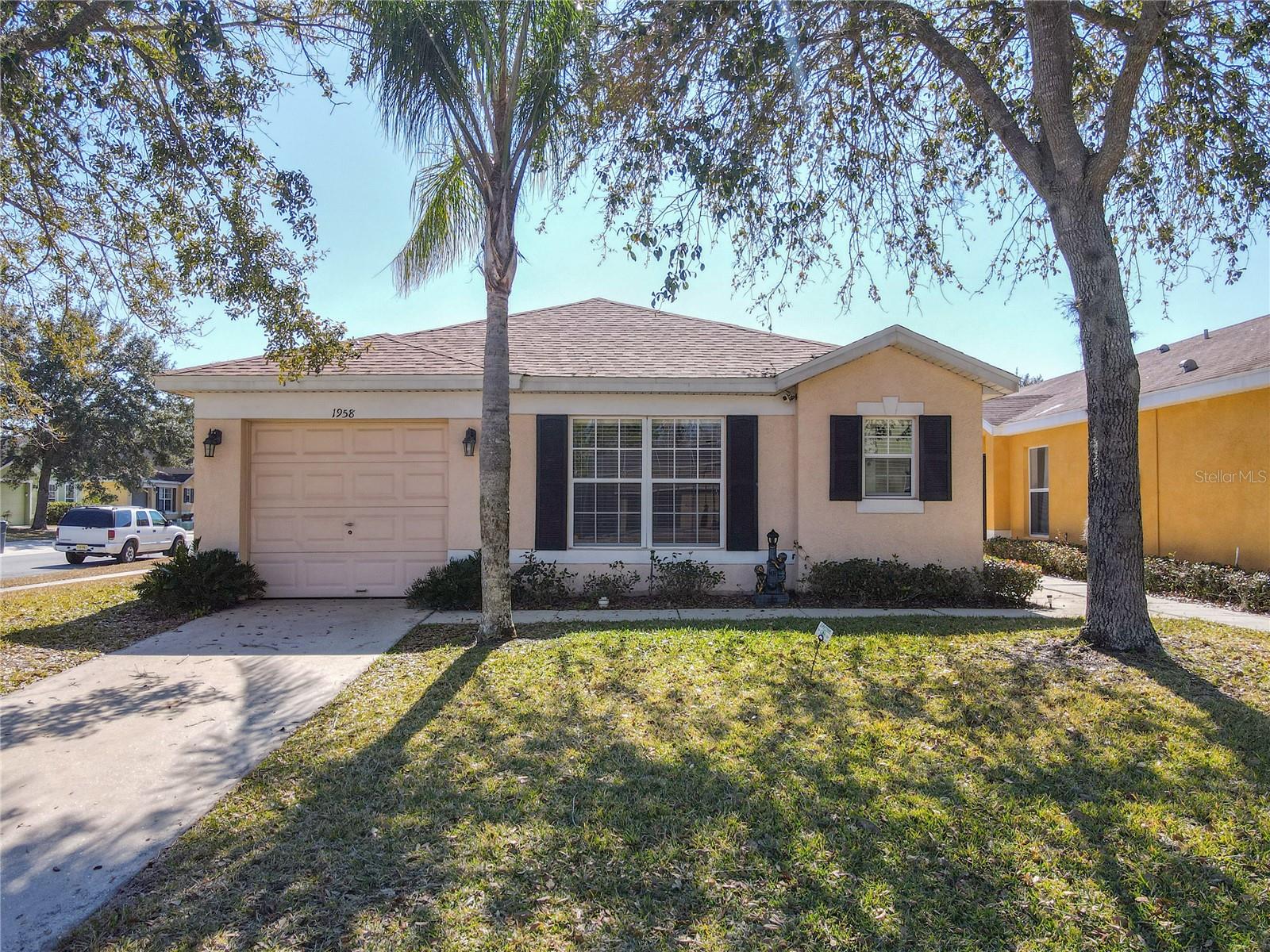 1958 ROYAL RIDGE DR