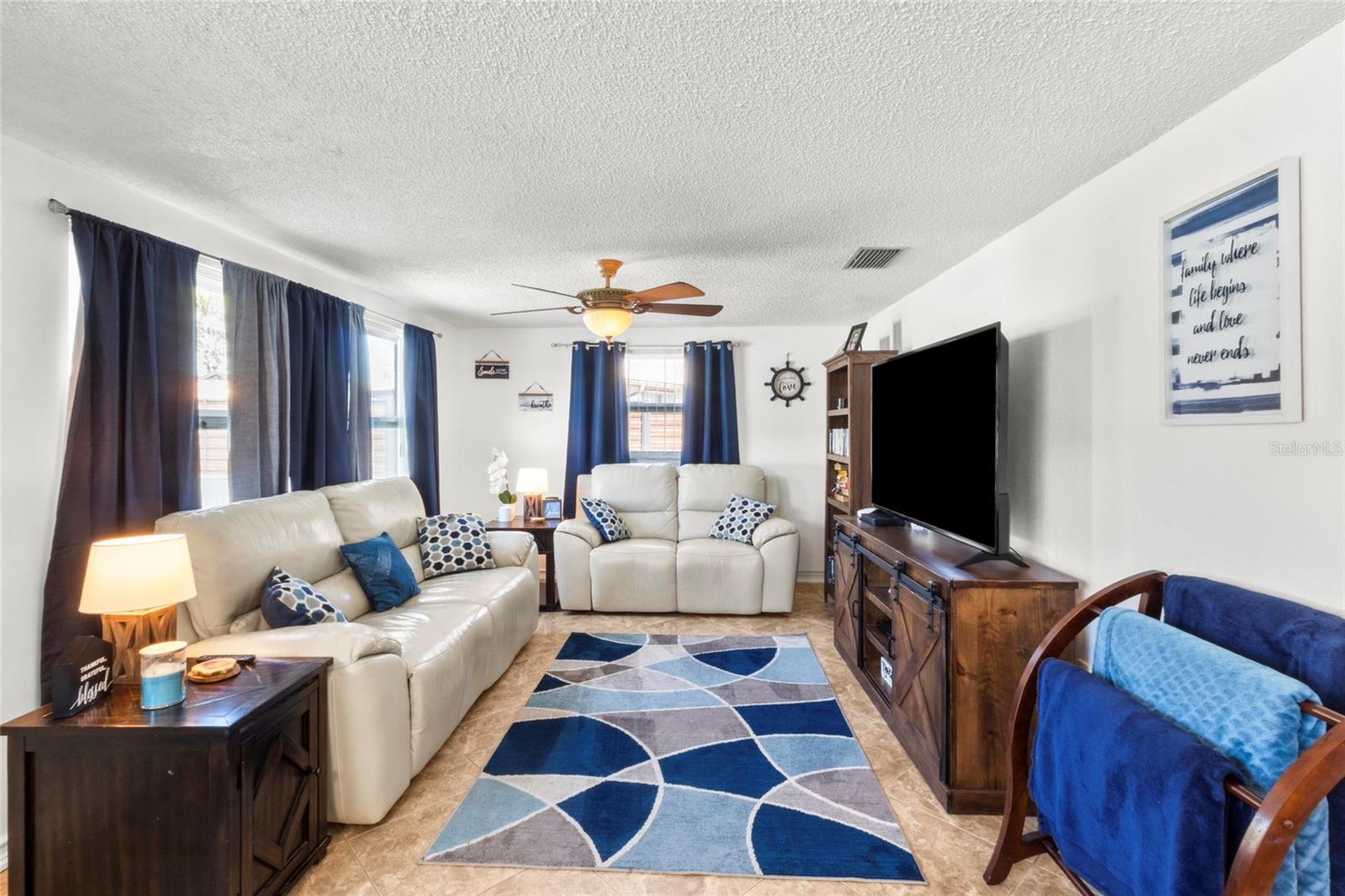 Family Room - 3340 SUNSET BEACH DR, VENICE