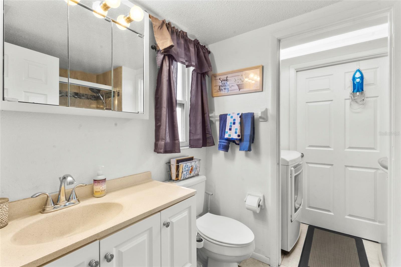 Master en Suite Bath - 3340 SUNSET BEACH DR, VENICE