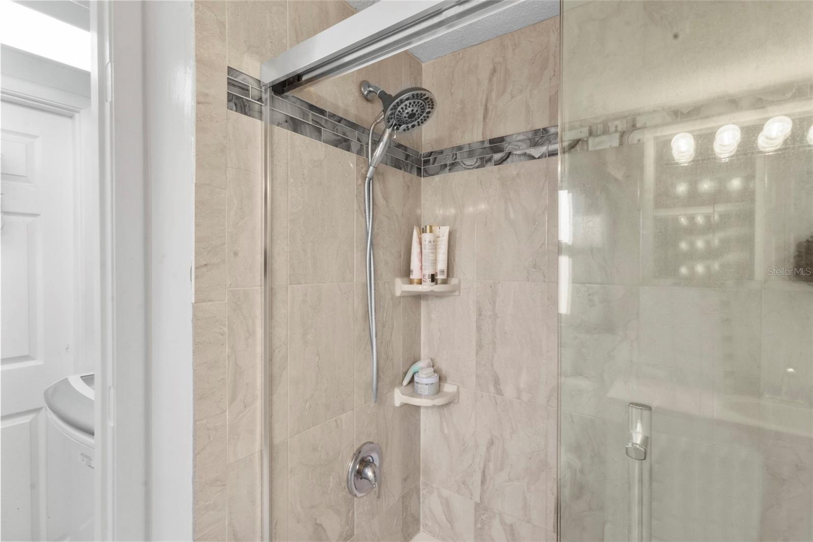 Master en Suite Bath - 3340 SUNSET BEACH DR, VENICE