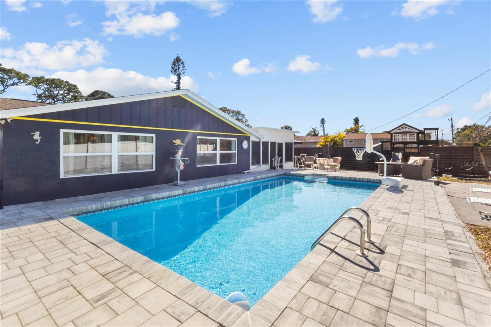 Large Pool - 3340 SUNSET BEACH DR, VENICE