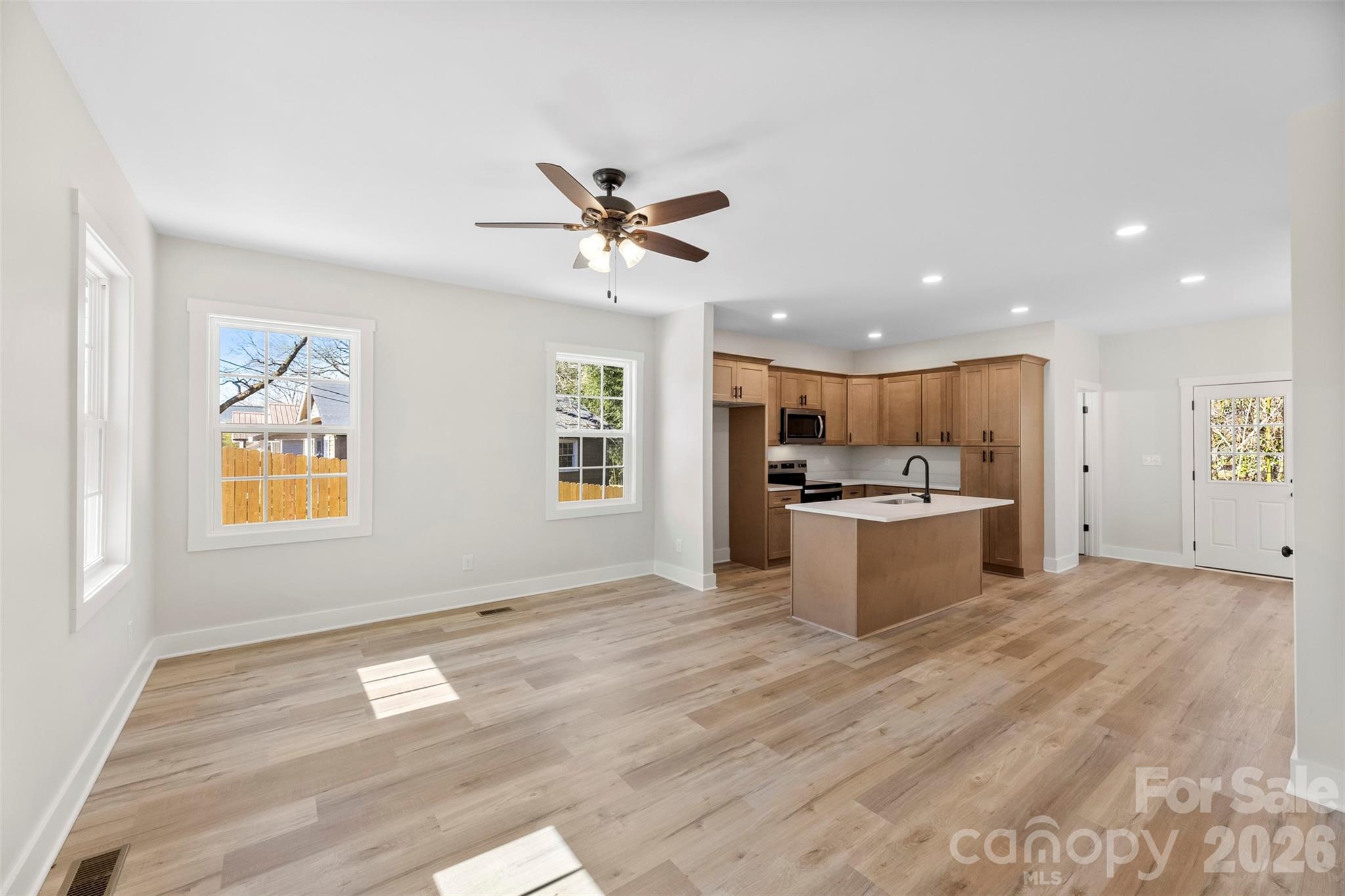 Single Family Residence at 207 Putnam Street, Shelby, photo 4 of 22