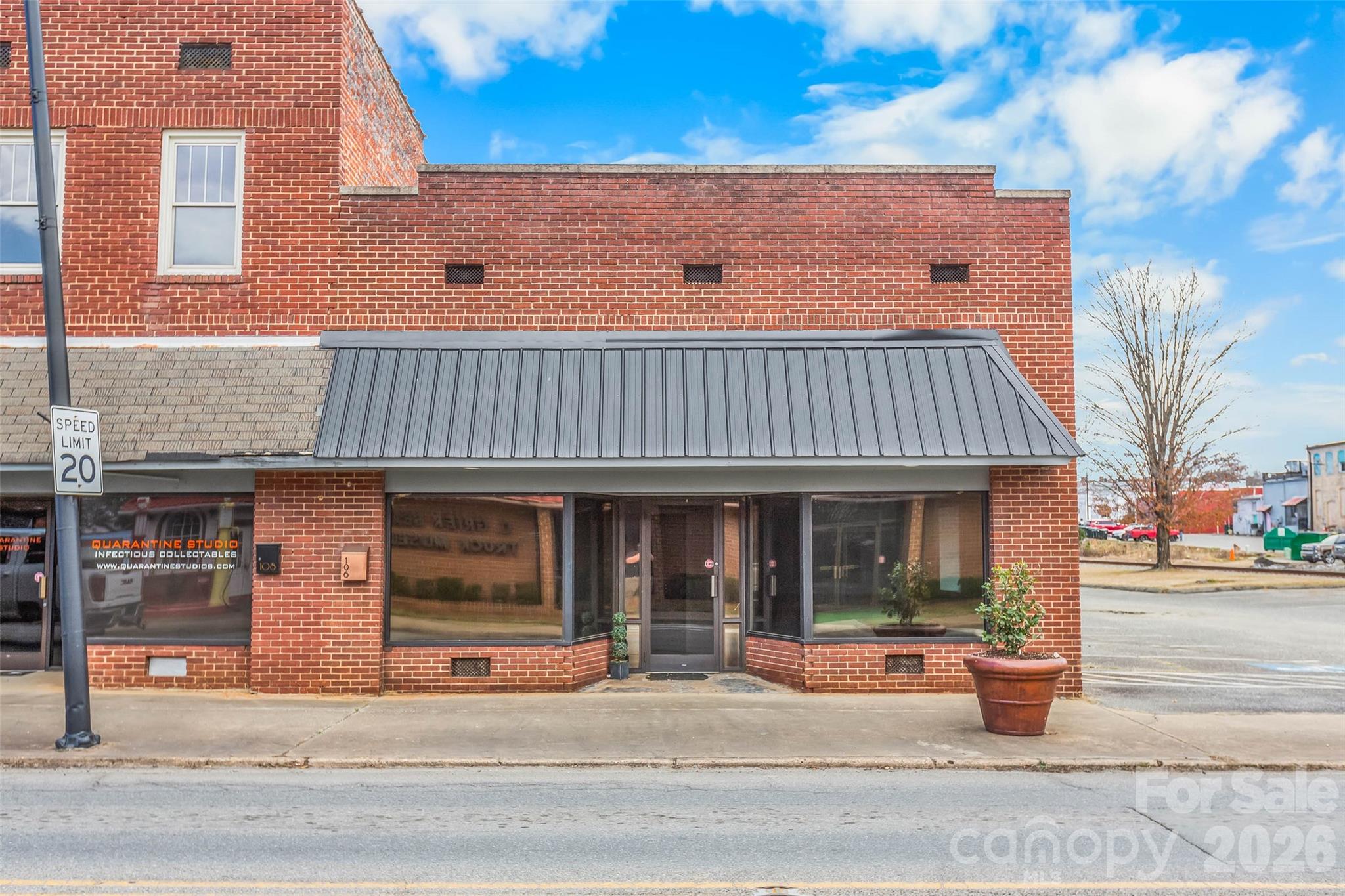 106 N Mountain Street