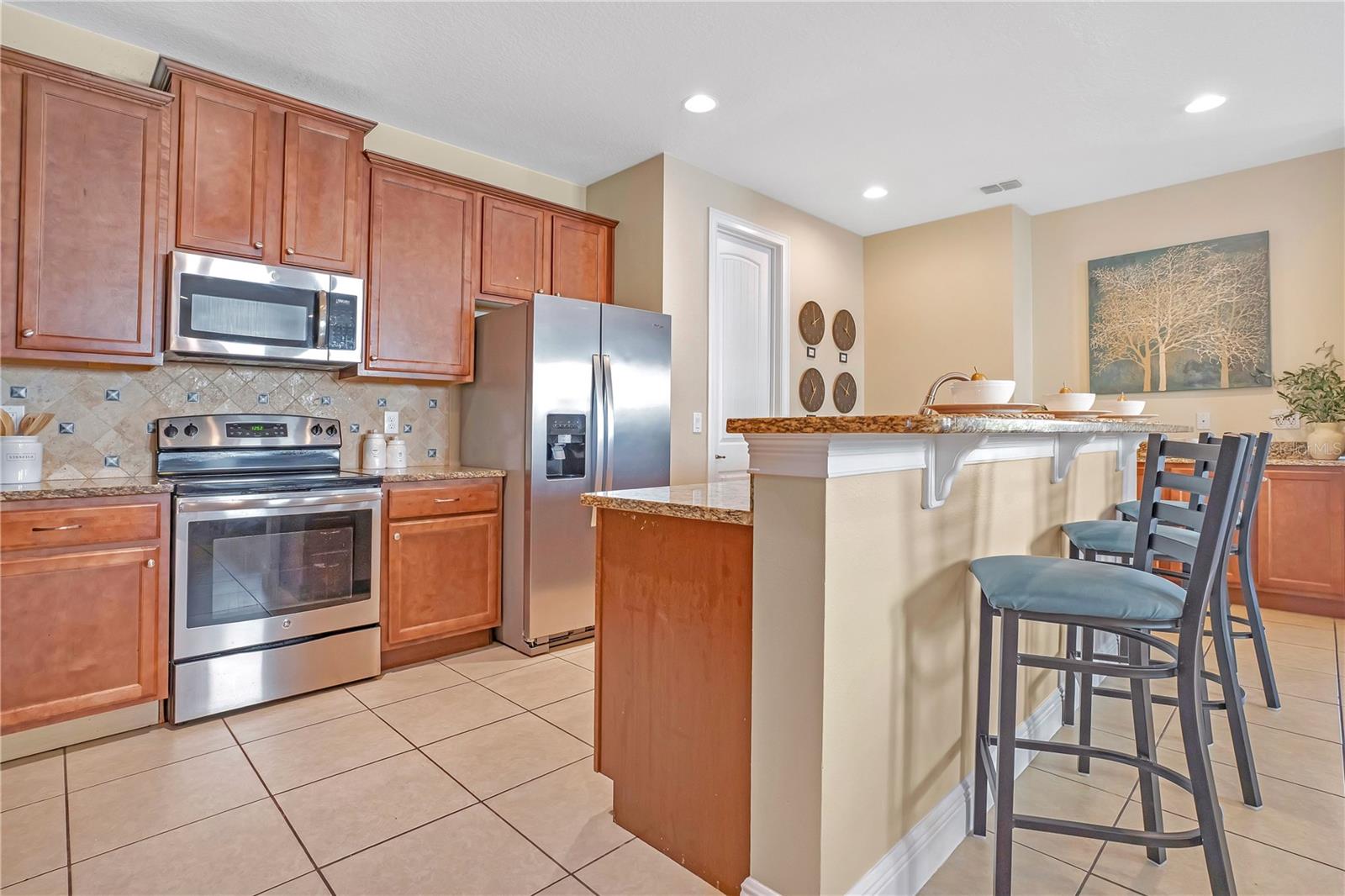 Breakfast Bar for Alternative Seating - 631 LASSO DR, KISSIMMEE