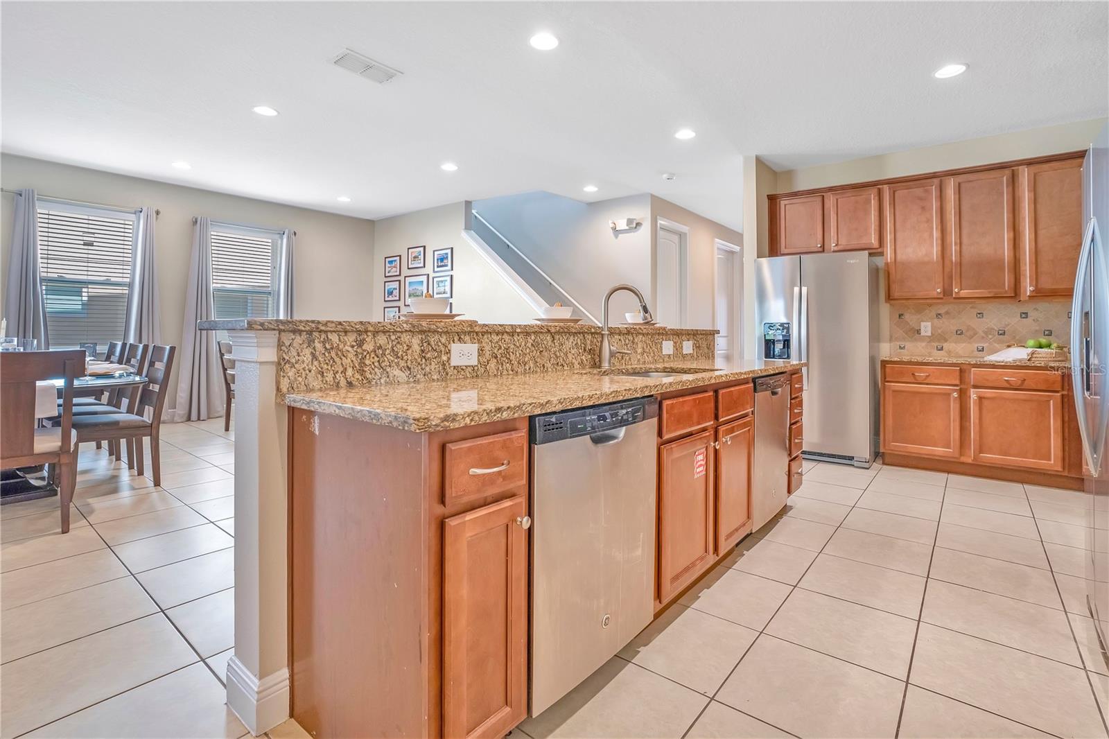 Two Stainless Steel Refrigerators and Two Dishwashers make entertaining a breeze - 631 LASSO DR, KISSIMMEE