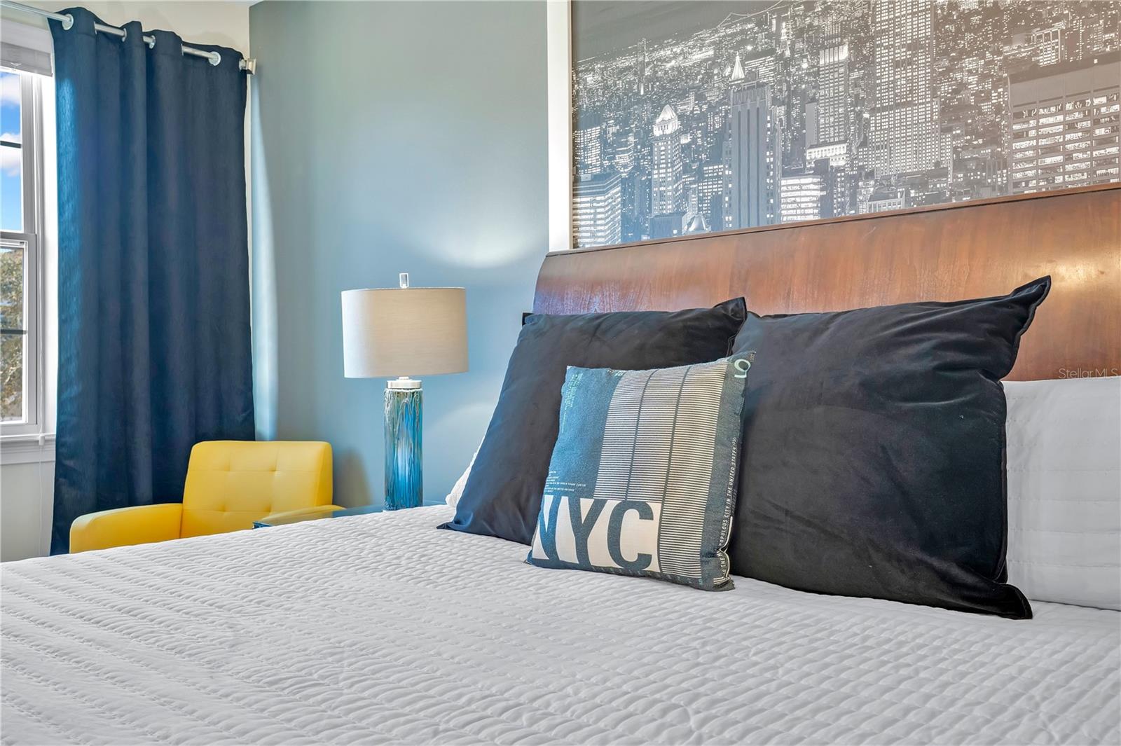 Thoughtfully styled décor reflecting classic New York character - 631 LASSO DR, KISSIMMEE