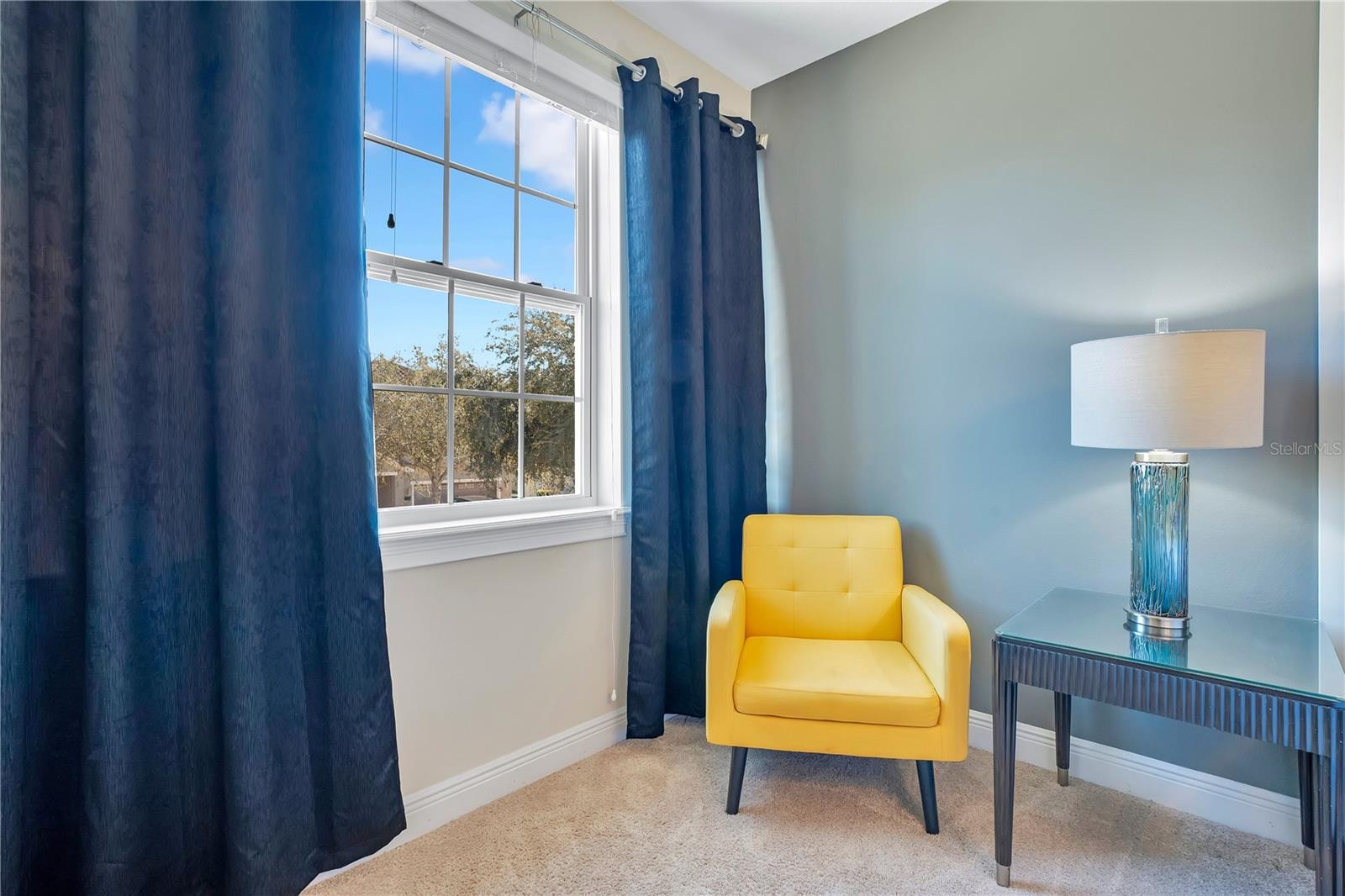 Light-filled retreat offering comfort and privacy - 631 LASSO DR, KISSIMMEE
