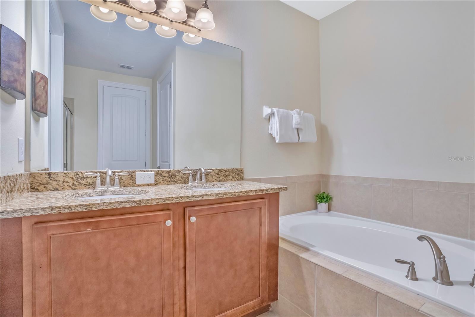 Soaking Tub for all Princesses! - 631 LASSO DR, KISSIMMEE