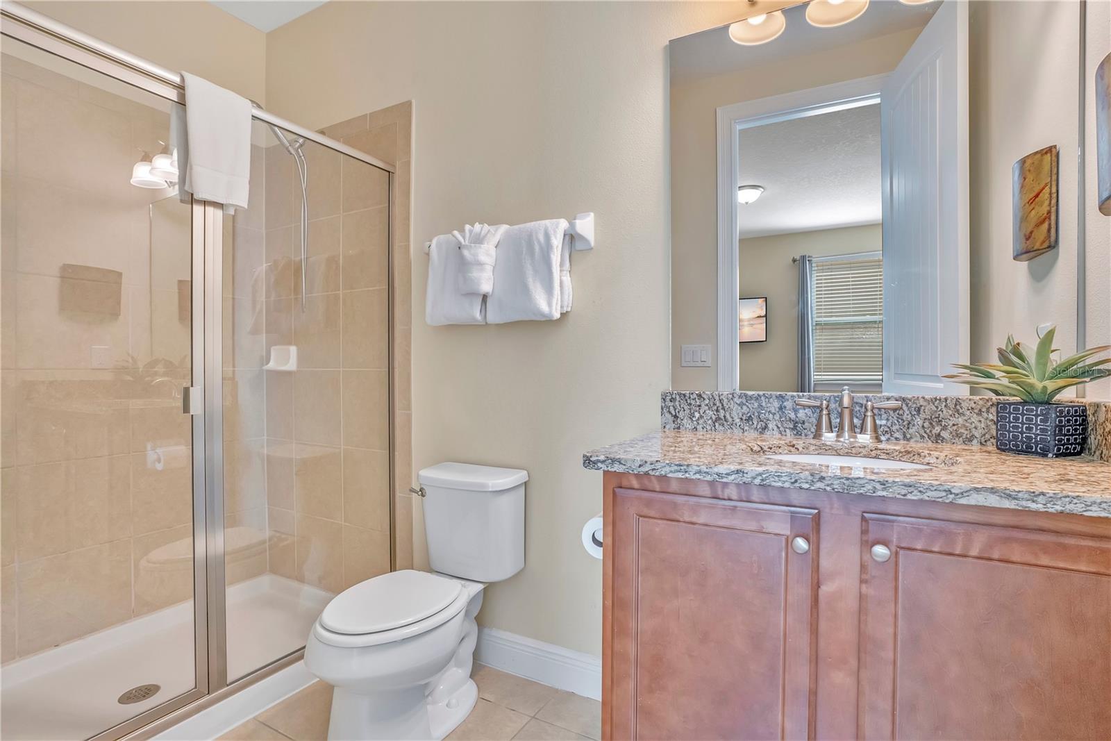 Ensuite bathroom to the Roma Suite - 631 LASSO DR, KISSIMMEE