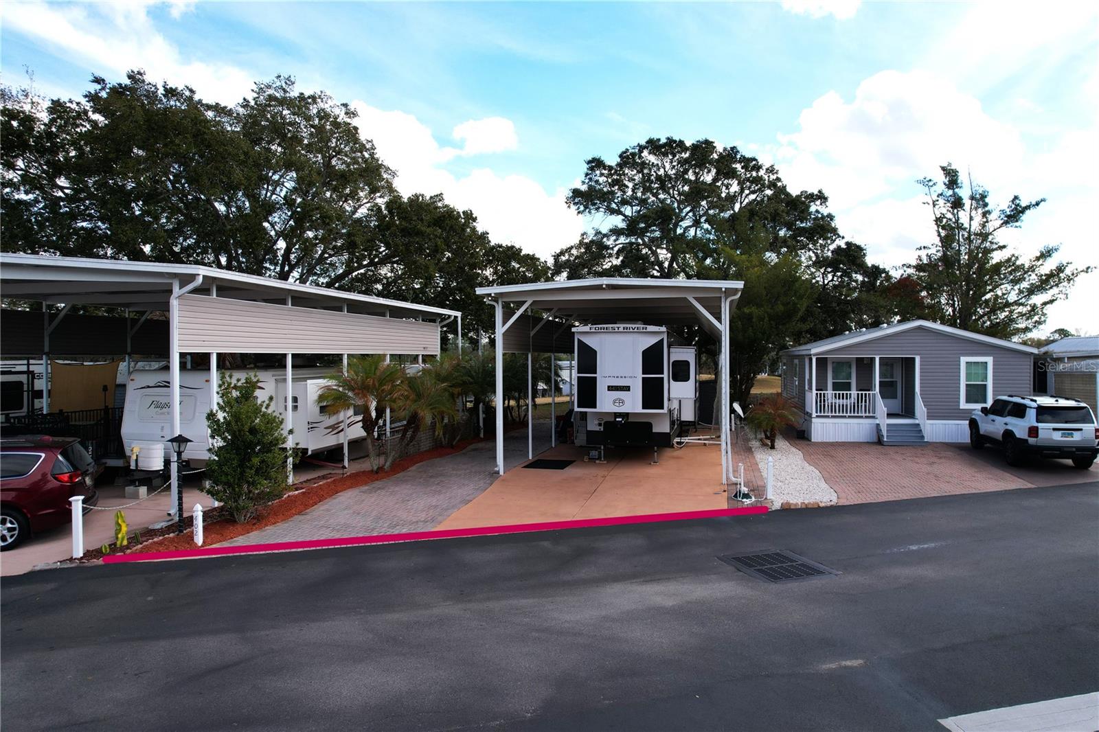 402 GOLFVIEW DR