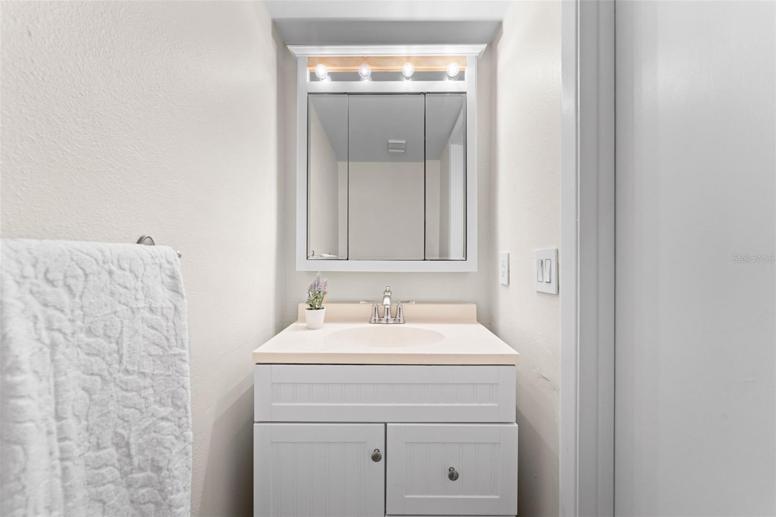 1st. floor powder room - 101 N PINE ST #2, NEW SMYRNA BEACH