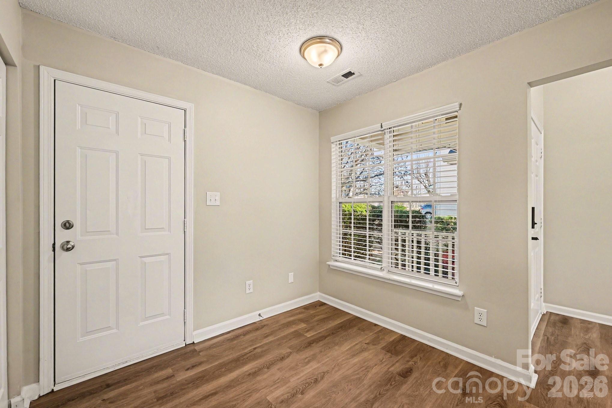 Single Family Residence at 4271 Maybrook Court SW, Concord, photo 3 of 24