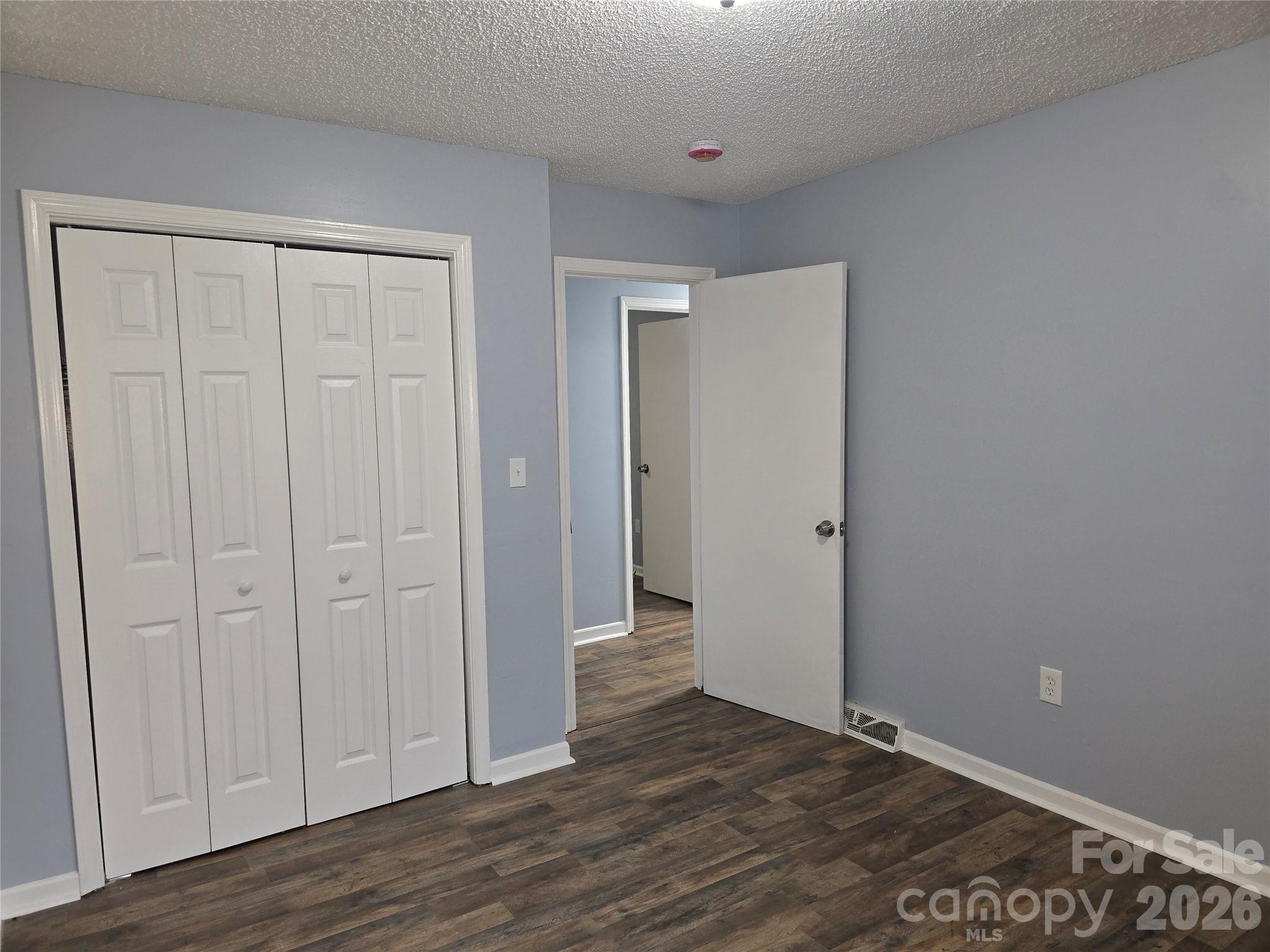 Main level bedroom - 1660 Songwood Road, Concord
