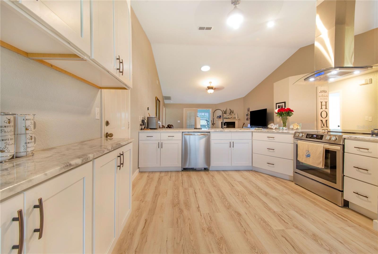 Single Family Residence at 194 S LAKE MARIAM DR, WINTER HAVEN, photo 9 of 30