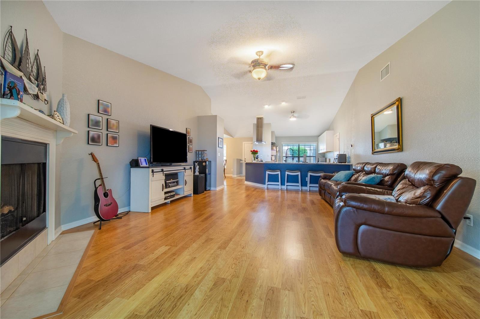 Single Family Residence at 194 S LAKE MARIAM DR, WINTER HAVEN, photo 15 of 30