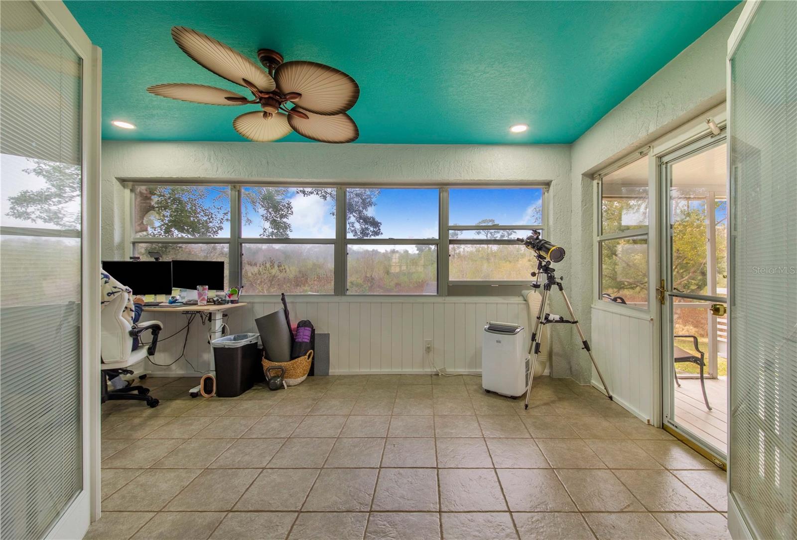 Single Family Residence at 194 S LAKE MARIAM DR, WINTER HAVEN, photo 22 of 30