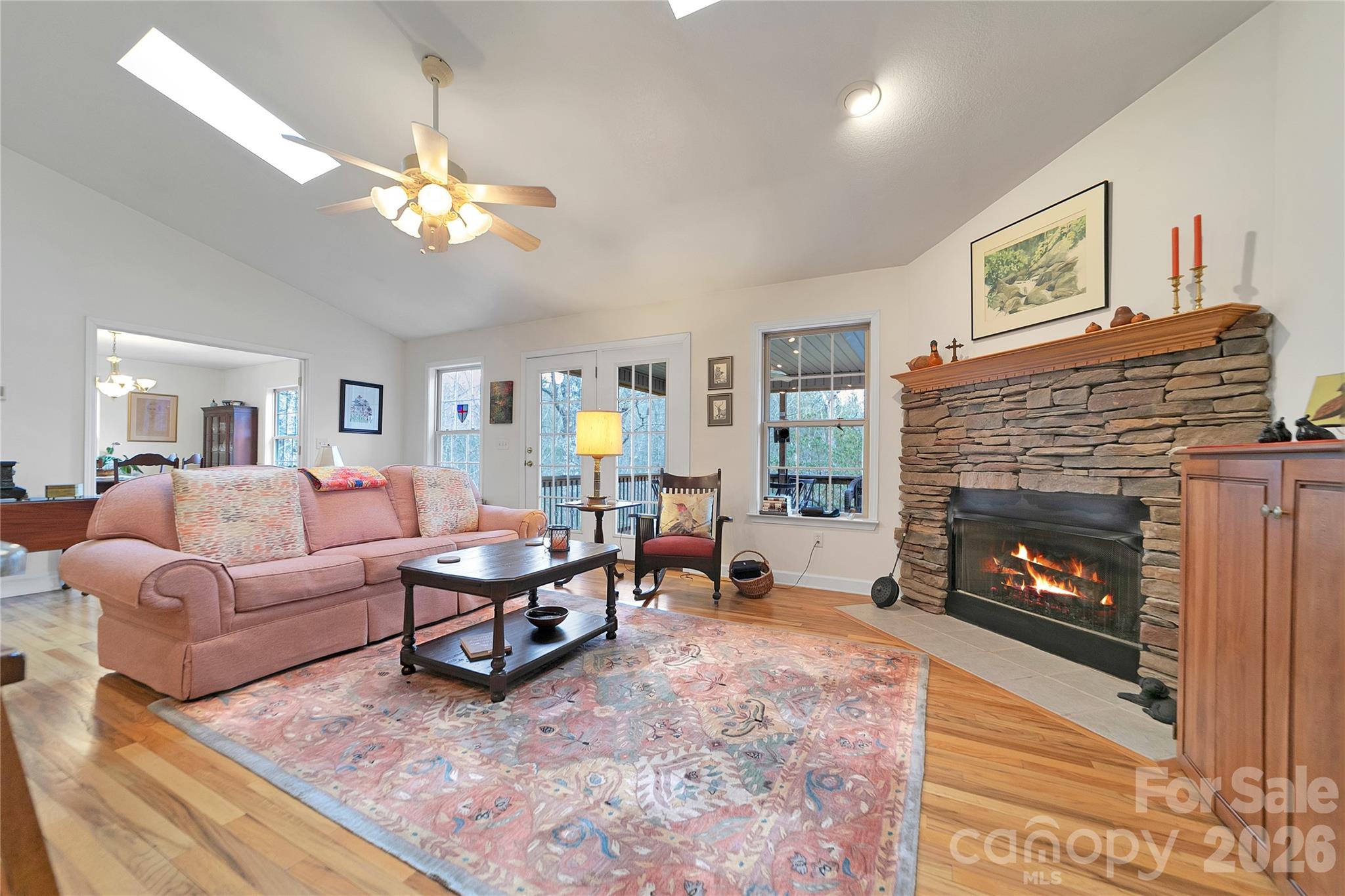 Propane gas fireplace - 126 Gasga Court, Brevard