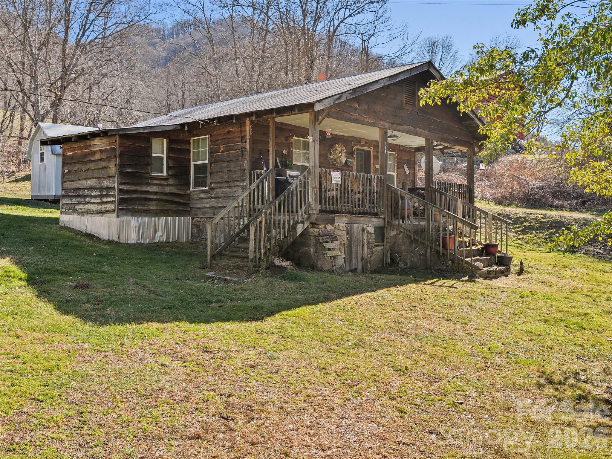 Single Family Residence at 186 Creekmont Drive, Clyde, photo 3 of 19