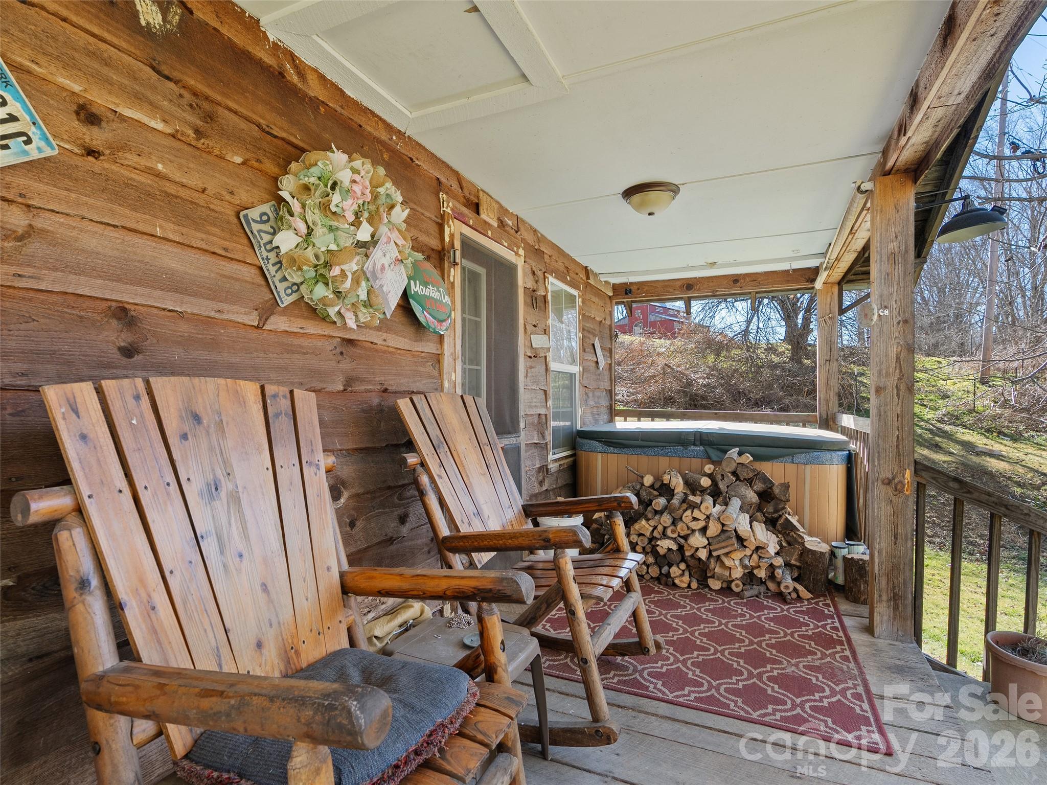 Single Family Residence at 186 Creekmont Drive, Clyde, photo 5 of 19