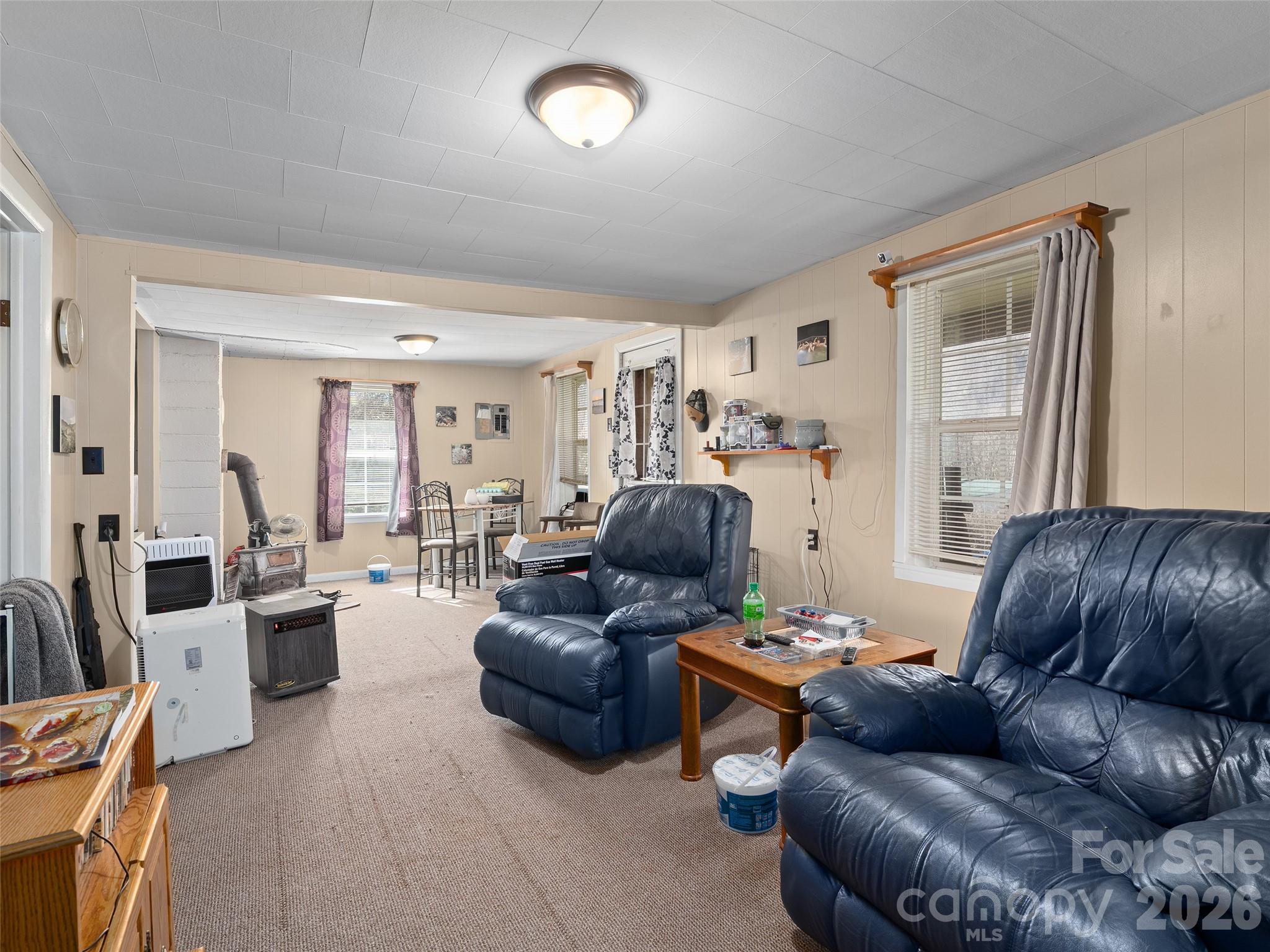 Single Family Residence at 186 Creekmont Drive, Clyde, photo 7 of 19