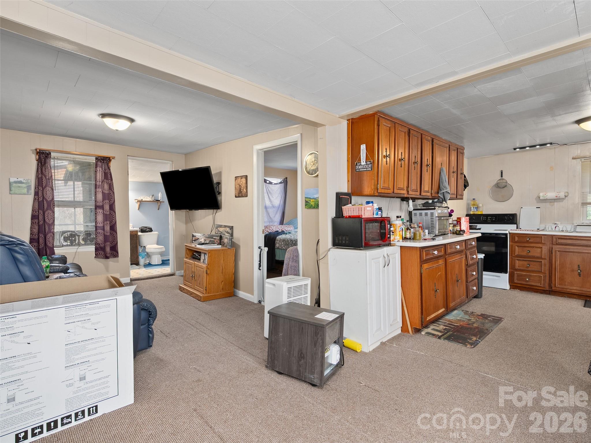 Single Family Residence at 186 Creekmont Drive, Clyde, photo 8 of 19