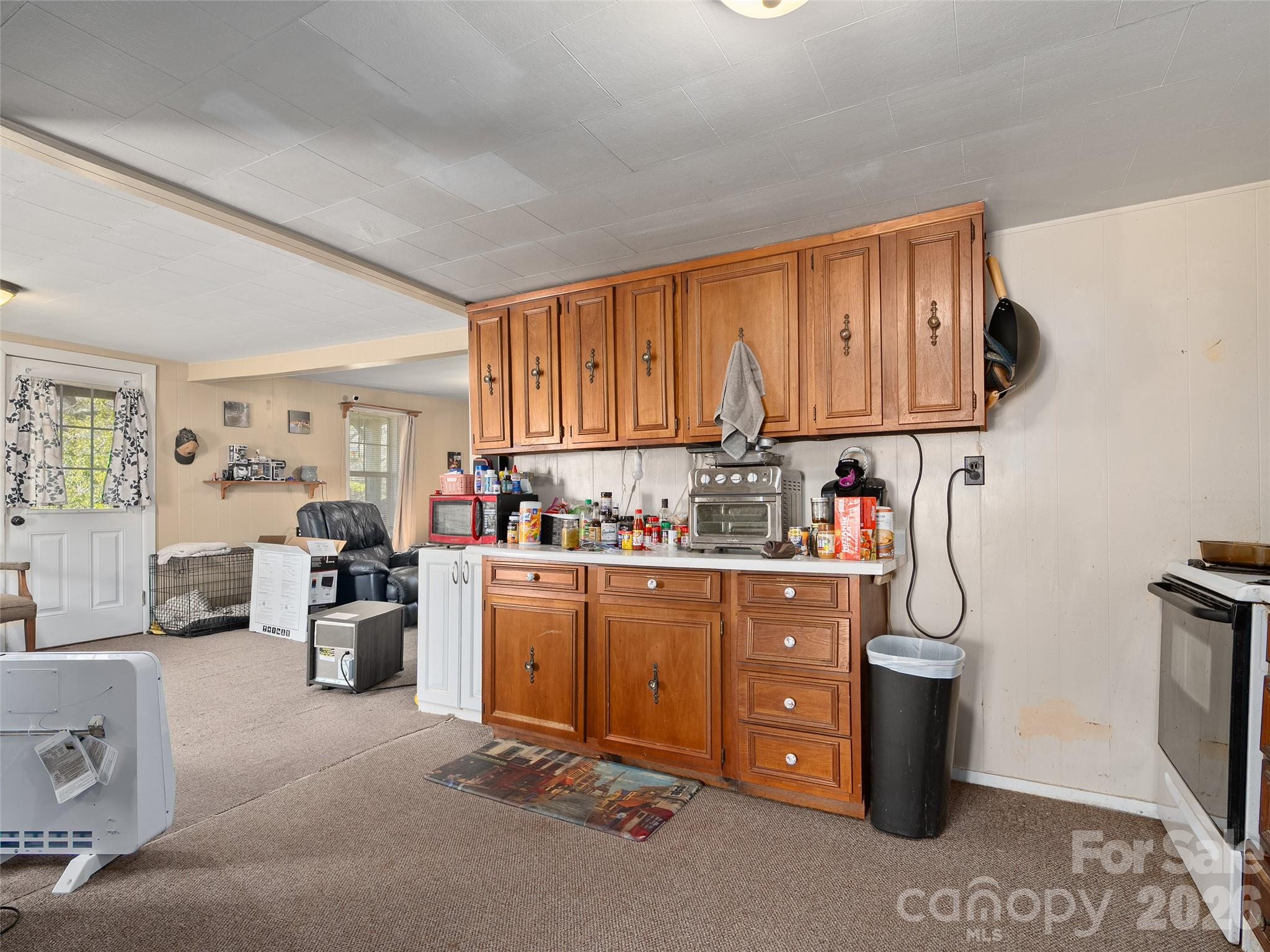 Single Family Residence at 186 Creekmont Drive, Clyde, photo 12 of 19