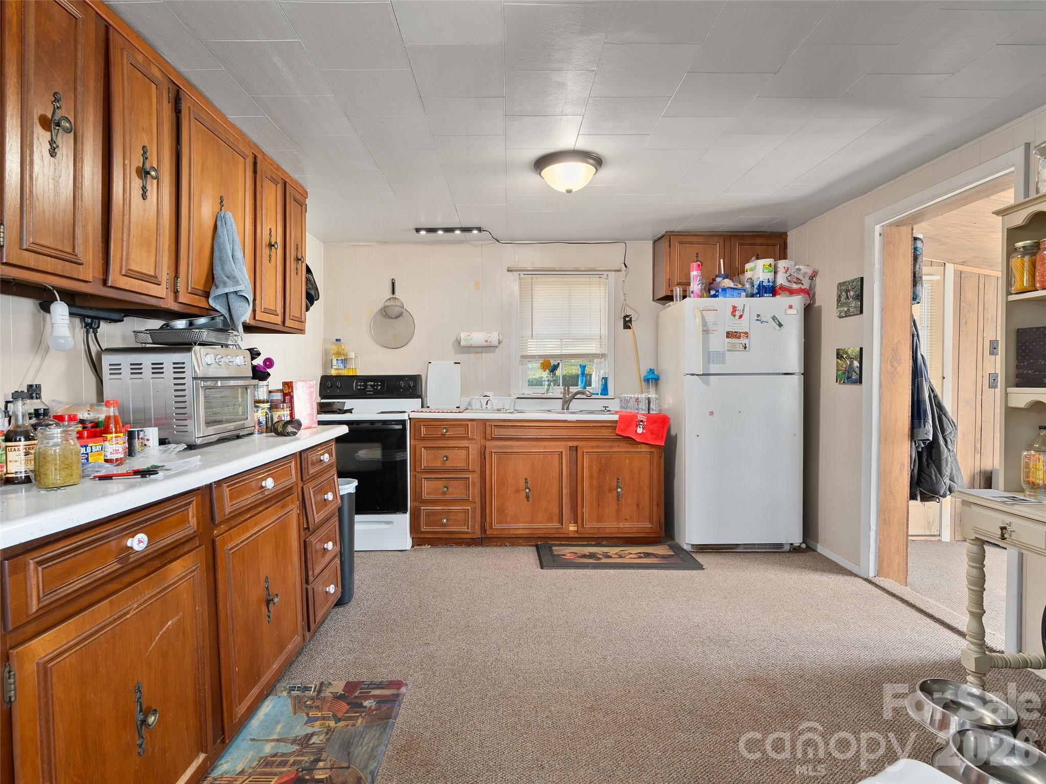 Single Family Residence at 186 Creekmont Drive, Clyde, photo 13 of 19