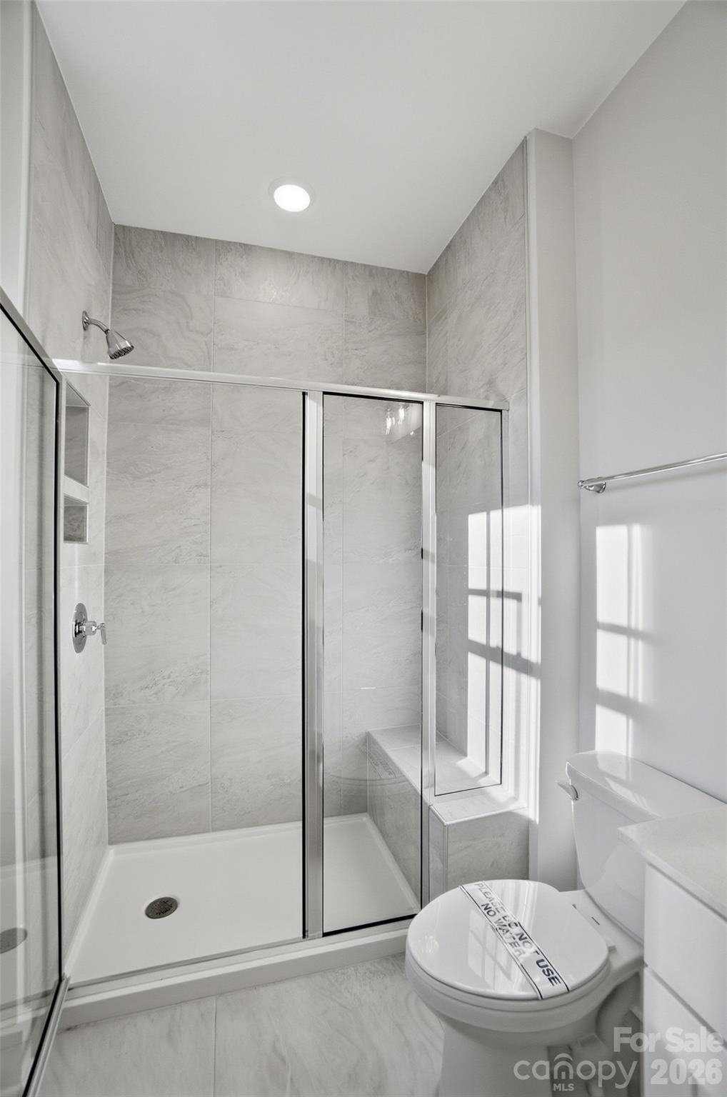 Guest suite on main - 5054 McLaughlin Loop, Waxhaw