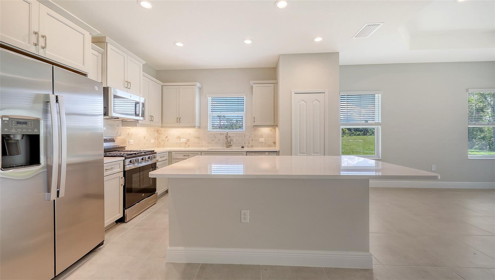 Villa at 11533 GREAT BROOK LN, PARRISH, photo 3 of 30