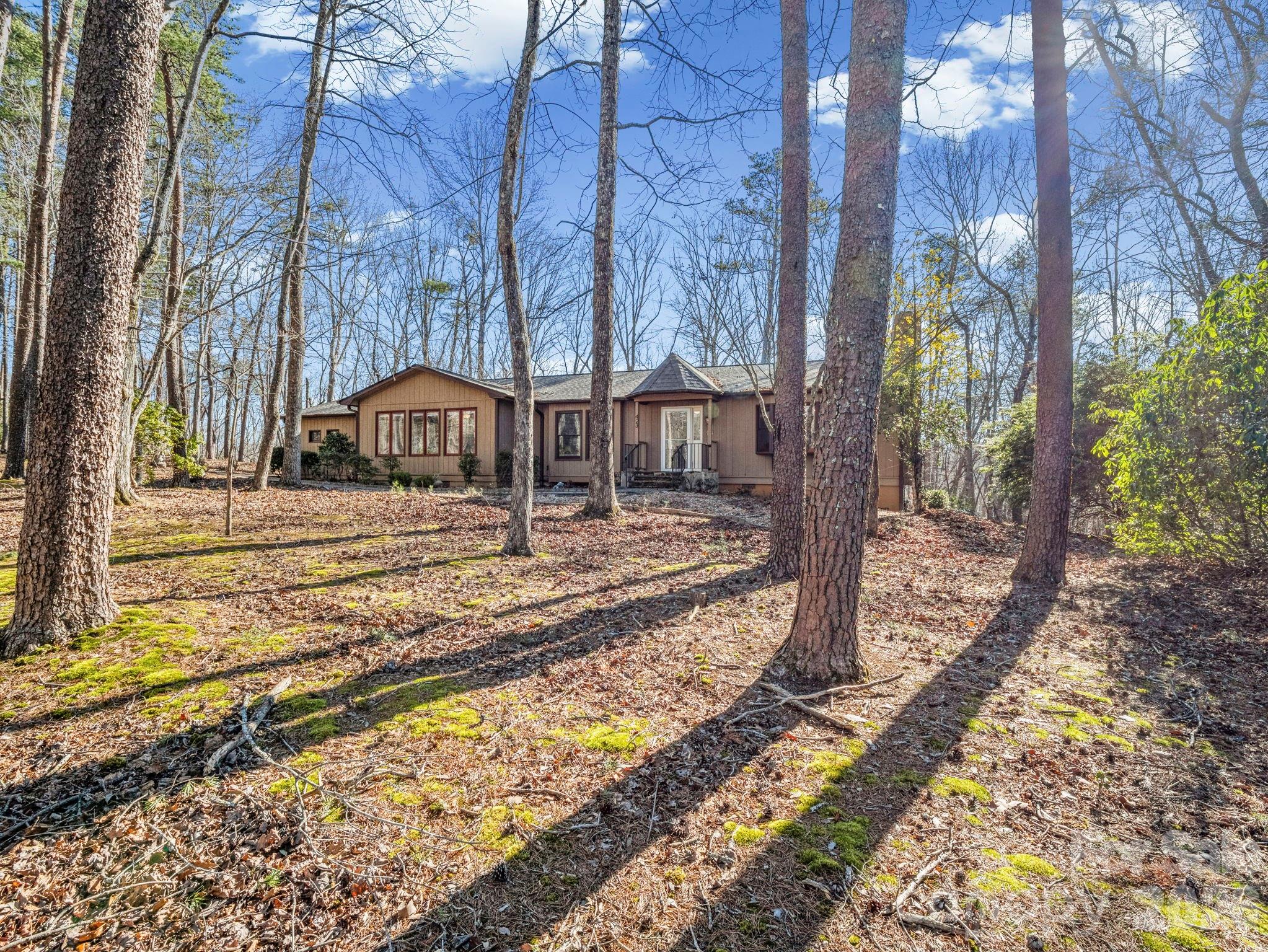 Single Family Residence at 423 Mountain View Drive, Columbus, photo 4 of 29