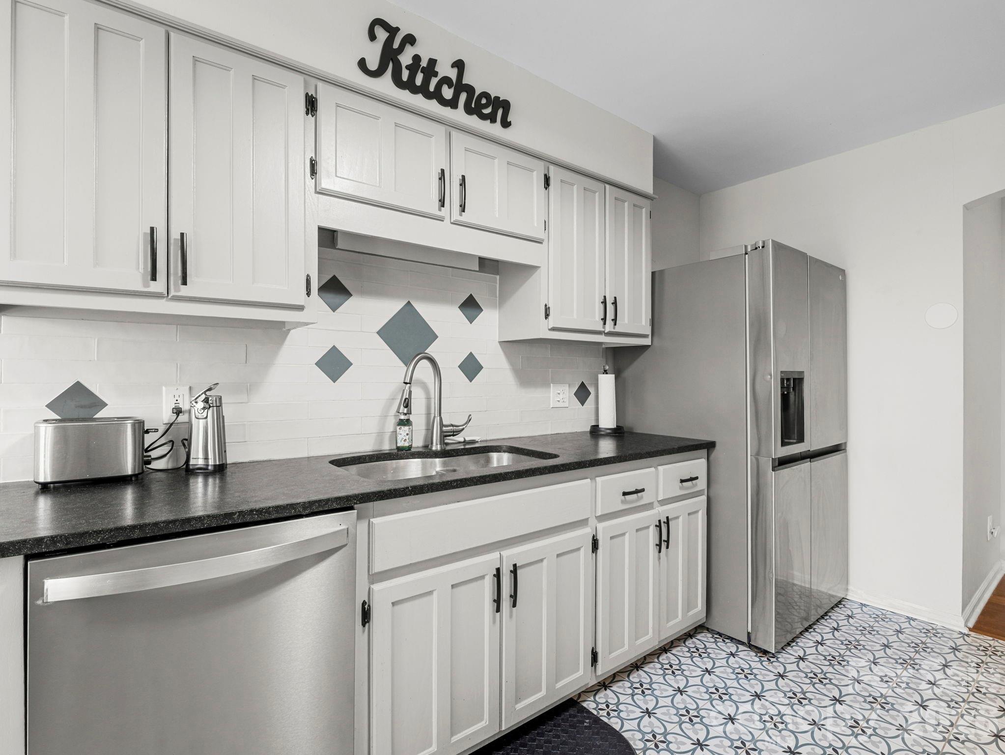 Kitchen, stainless appl. - 423 Mountain View Drive, Columbus