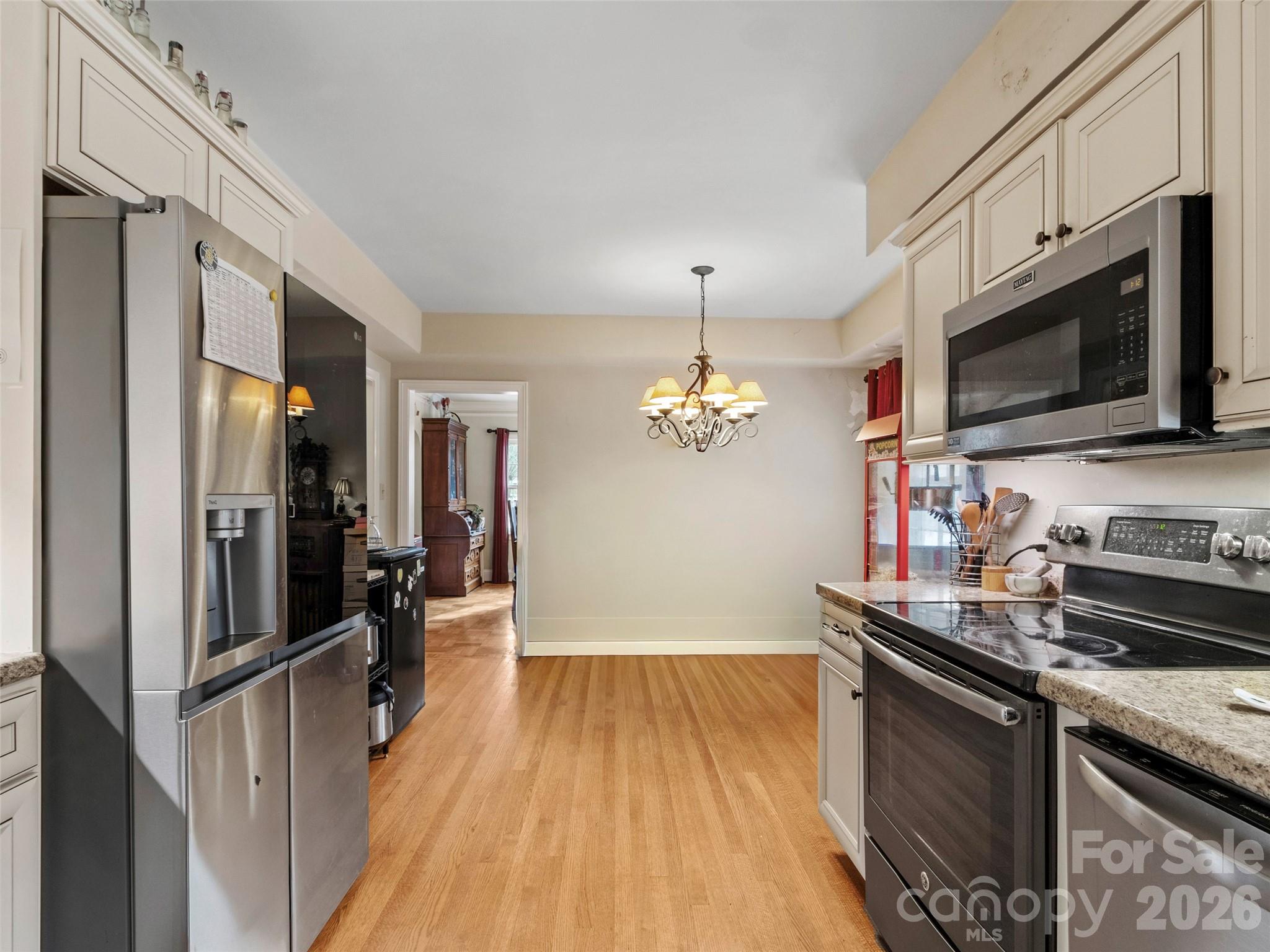 Virtually Enhances- Removed Personal Property - 506 W Main Street, Burnsville