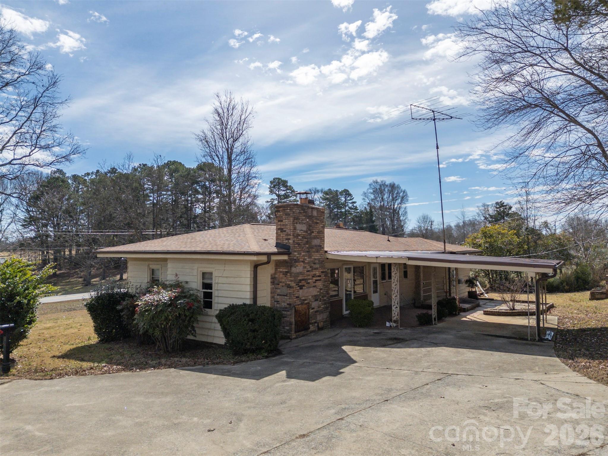 Side of Home - 1092 NC 120 Highway, Mooresboro