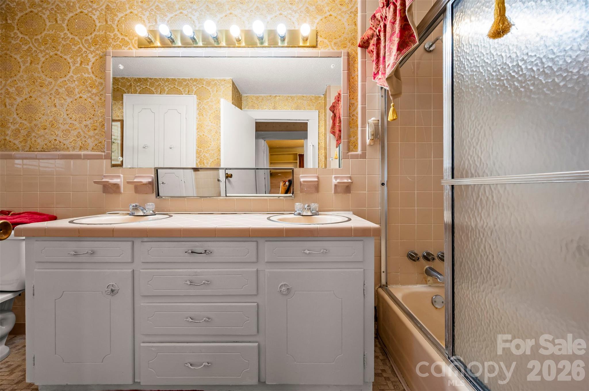 Bathroom - 1092 NC 120 Highway, Mooresboro