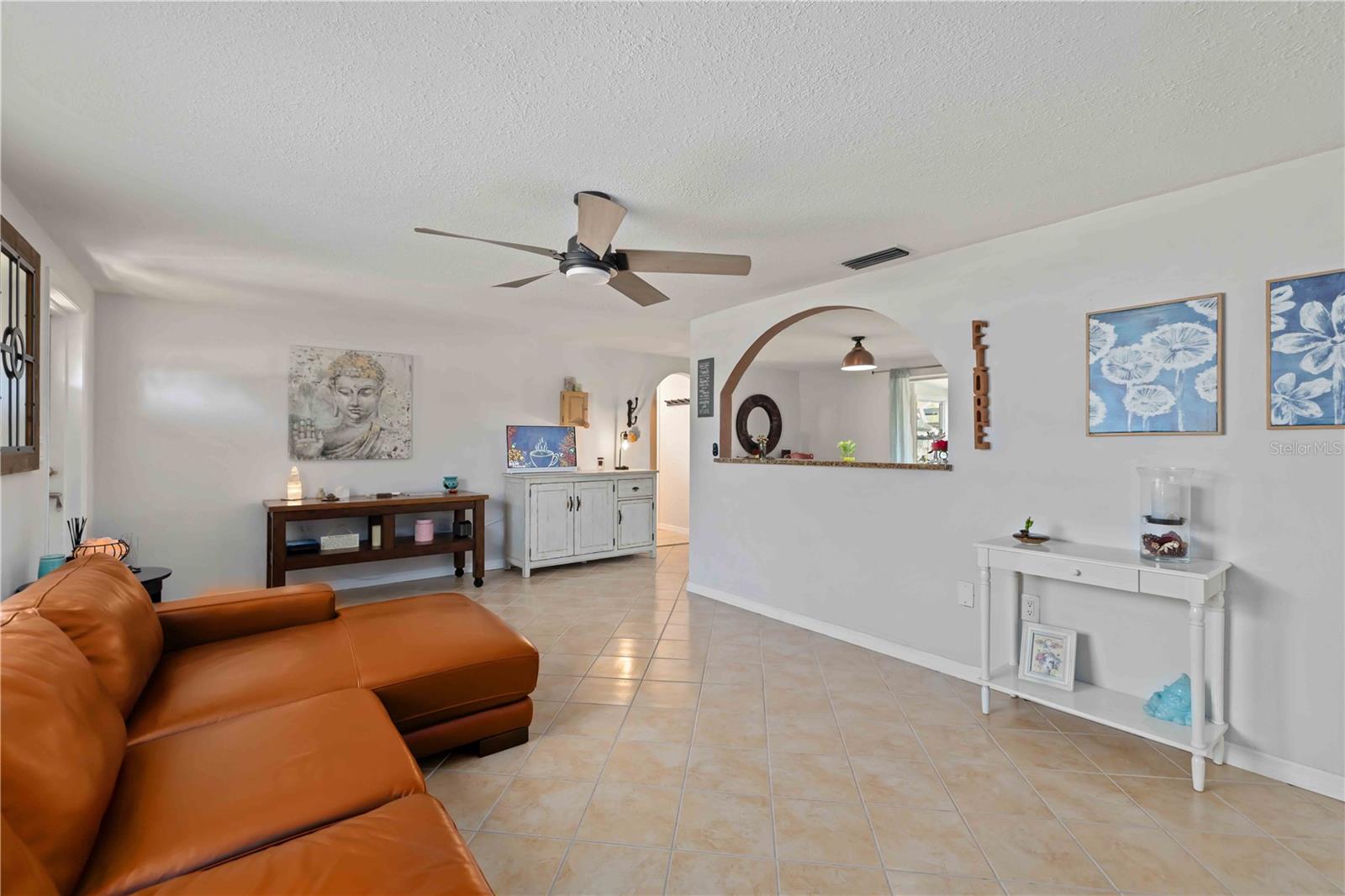 Single Family Residence at 3035 SHAMROCK DR, VENICE, photo 12 of 59